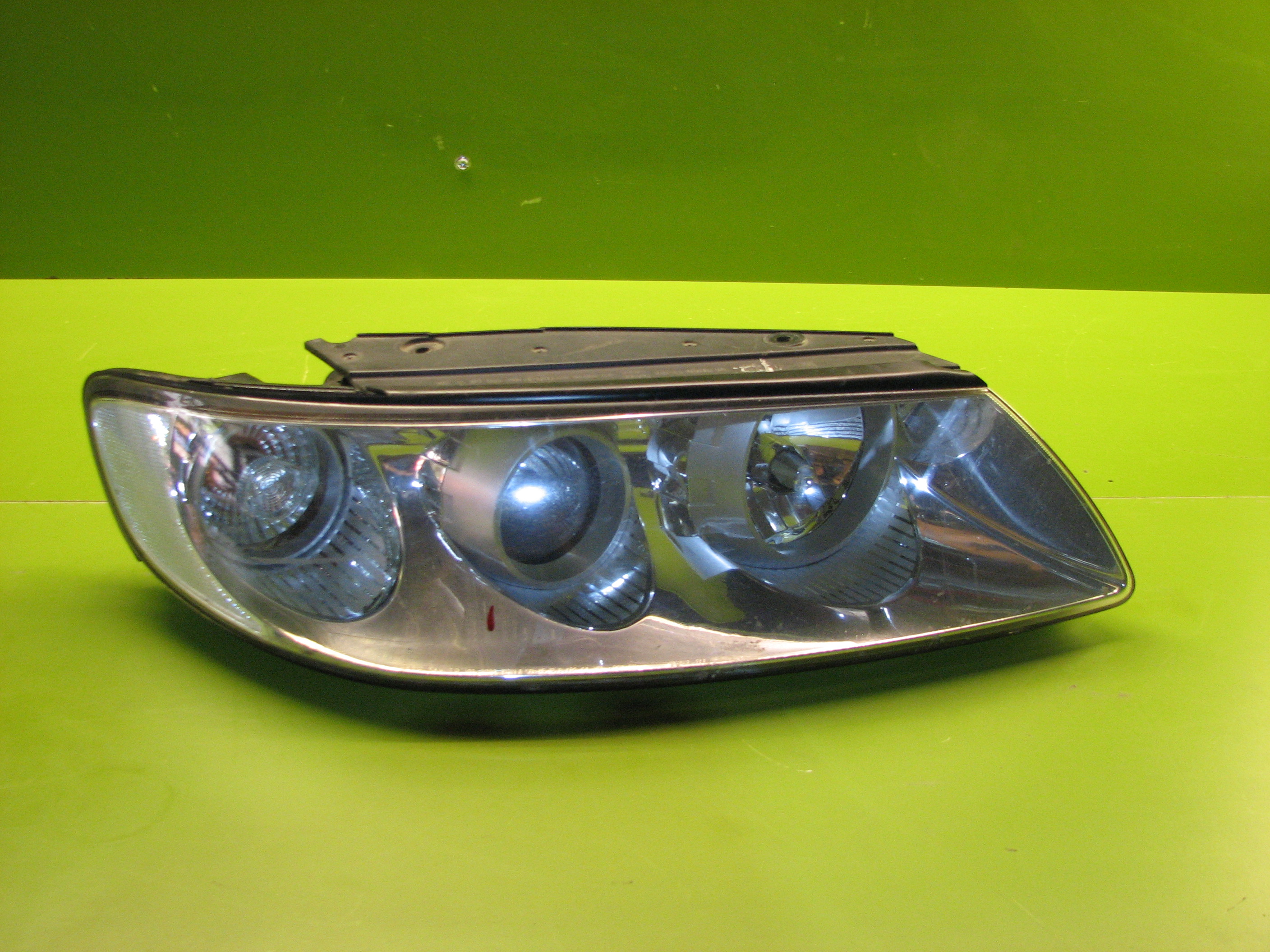 چراغ جلوی آزرا