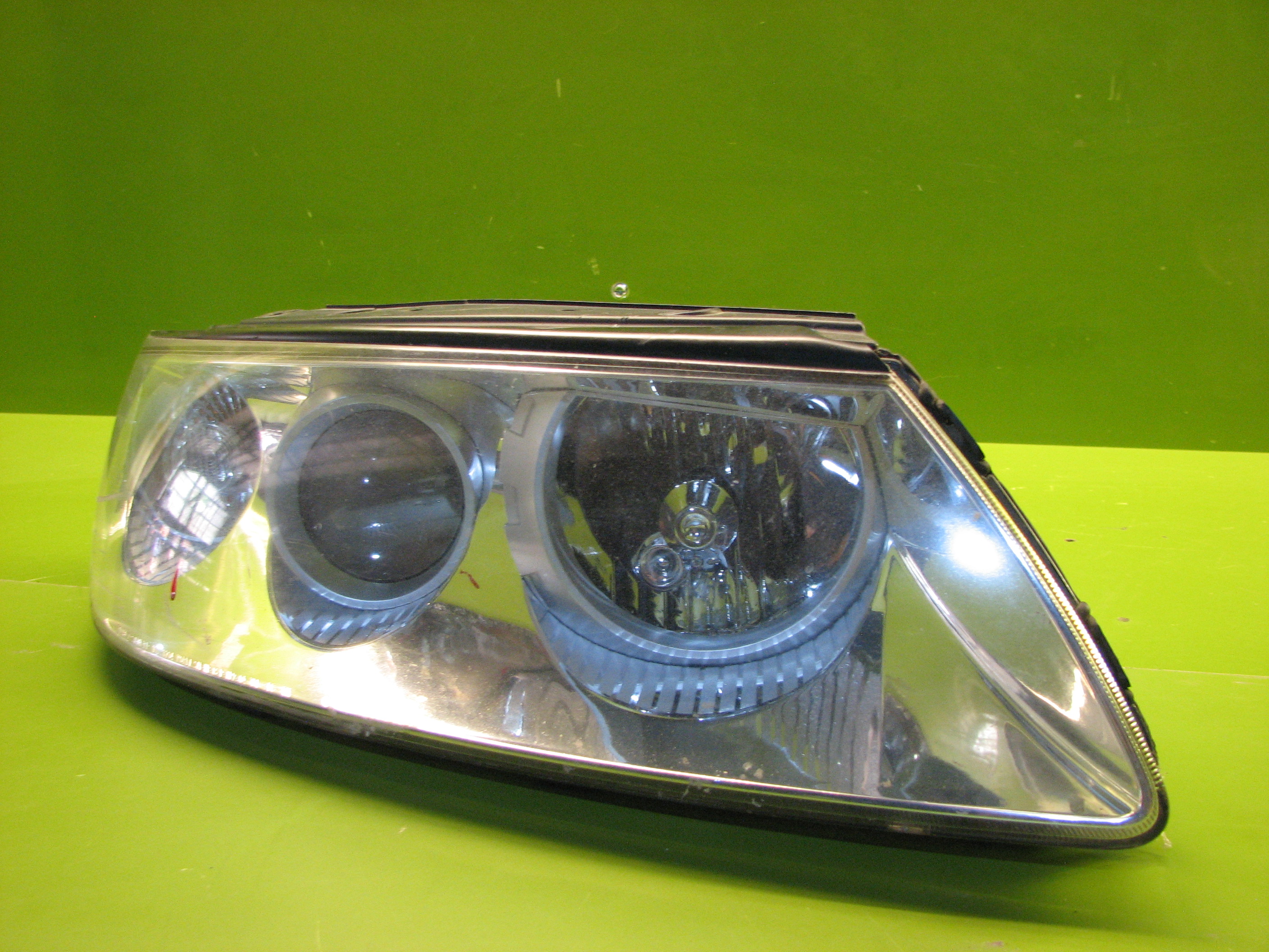 چراغ جلوی آزرا