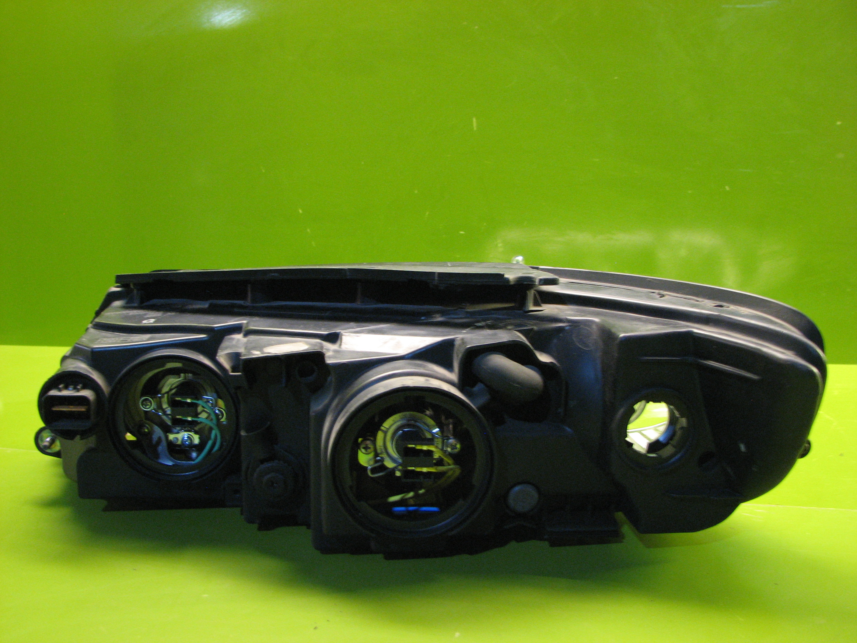 چراغ جلوی آزرا