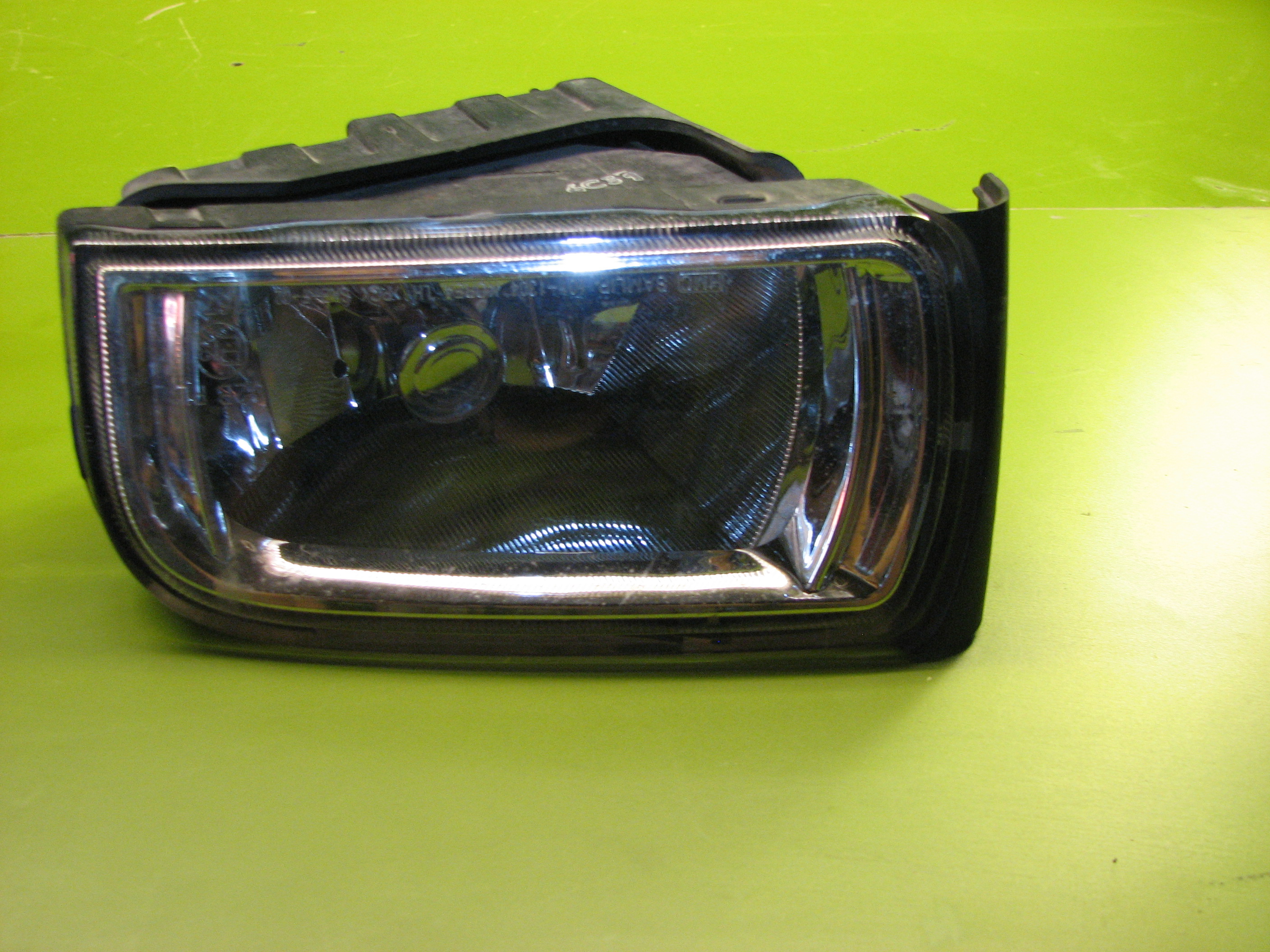 چراغ مه شکن چپ آزرا