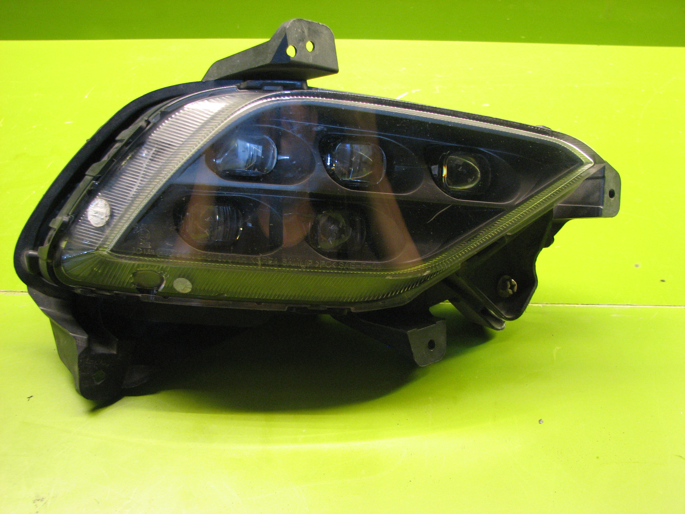 چراغ مه شکن راست آزرا گرنجور