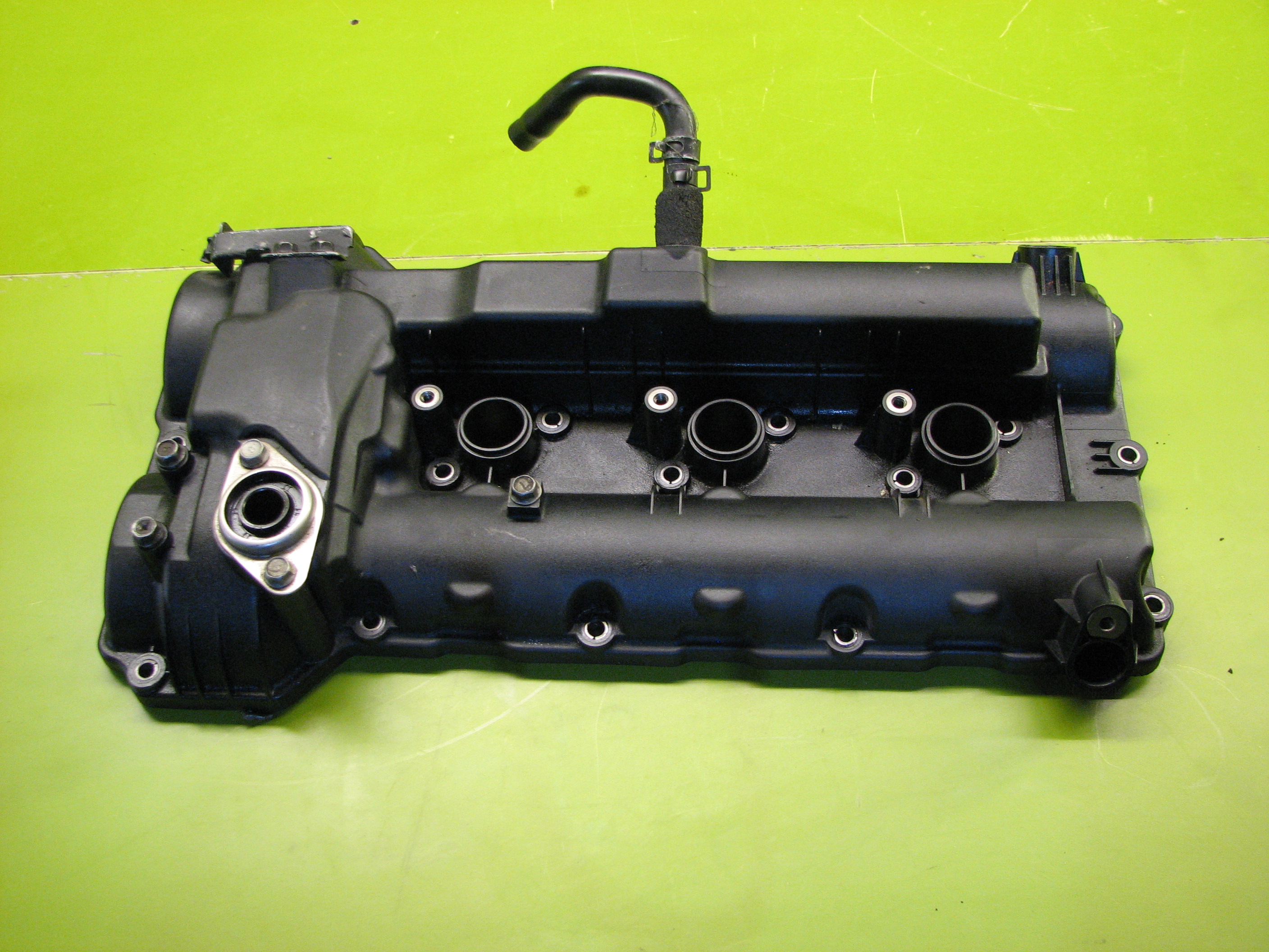 درب سوپاپ راست جنسیس سدان