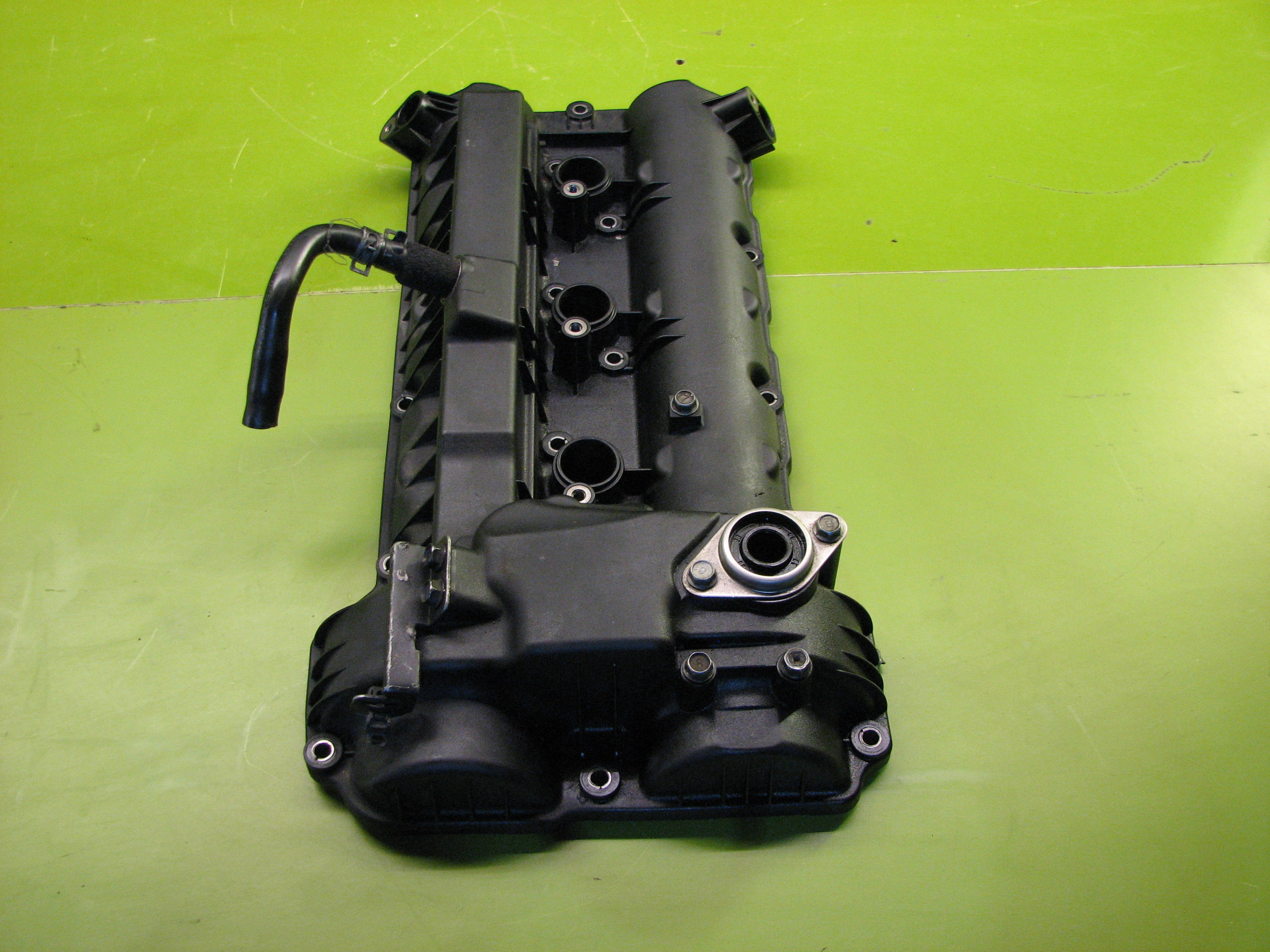 درب سوپاپ راست جنسیس سدان