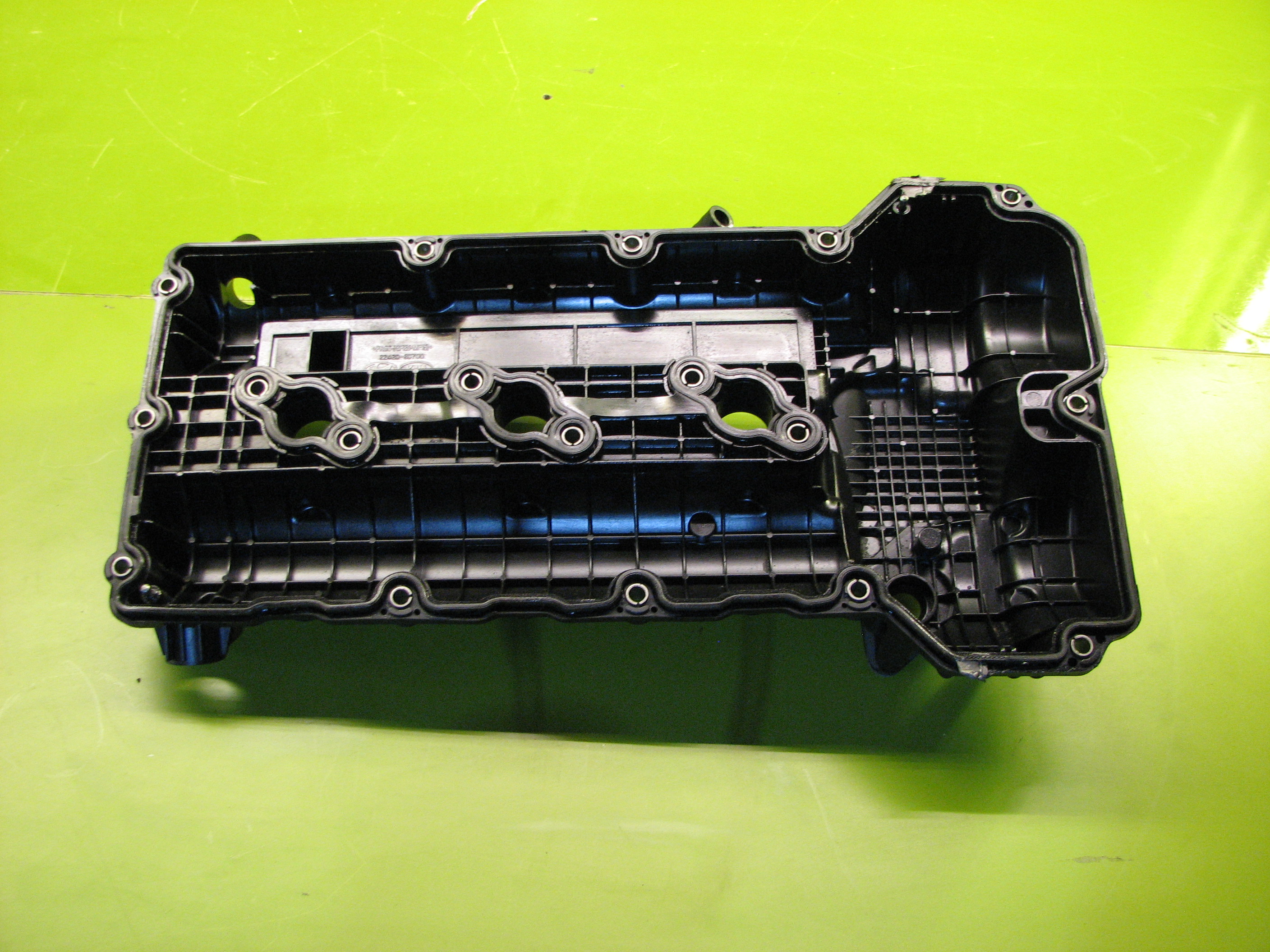 درب سوپاپ راست جنسیس سدان