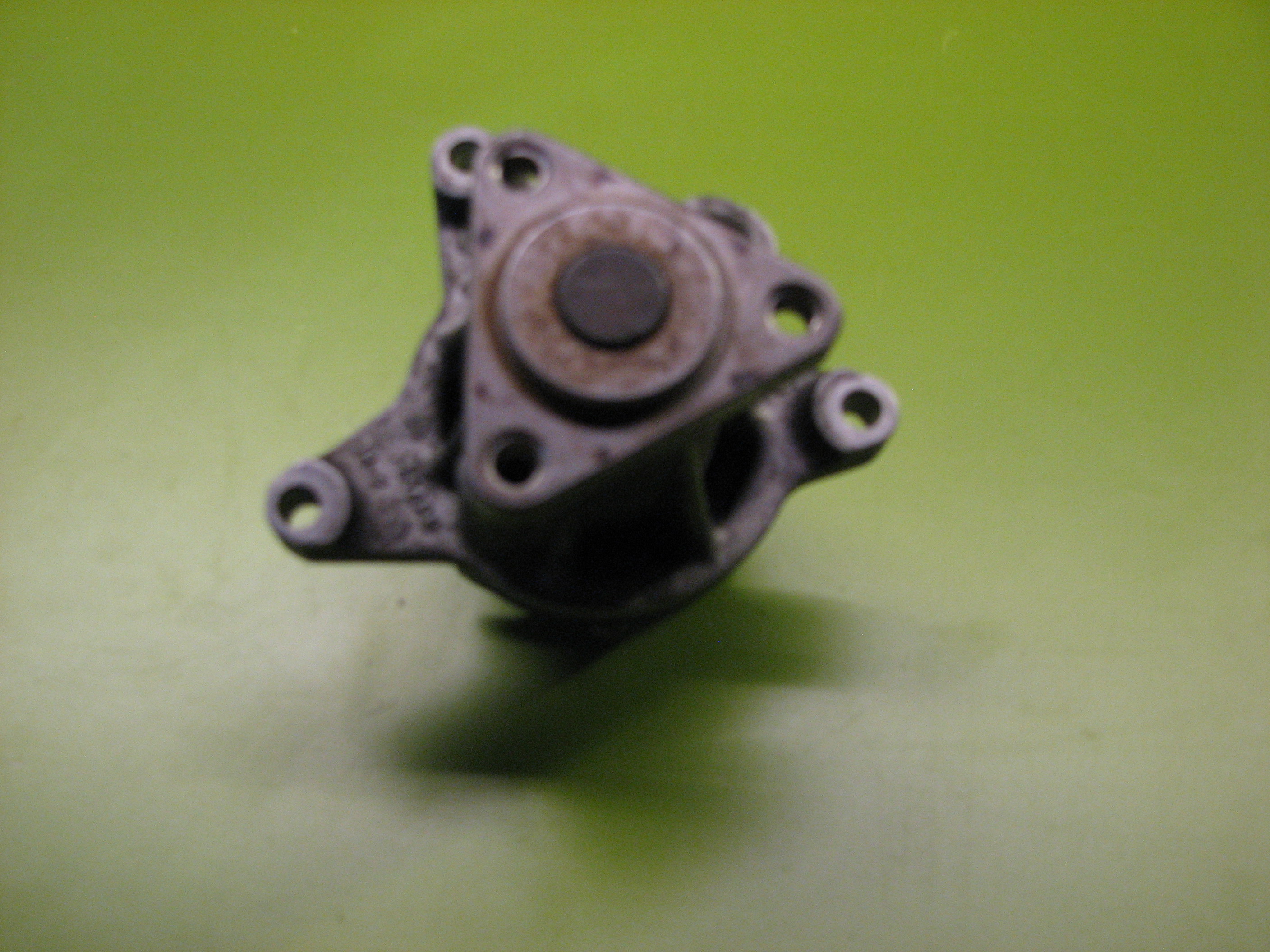 واتر پمپ مزدا 3