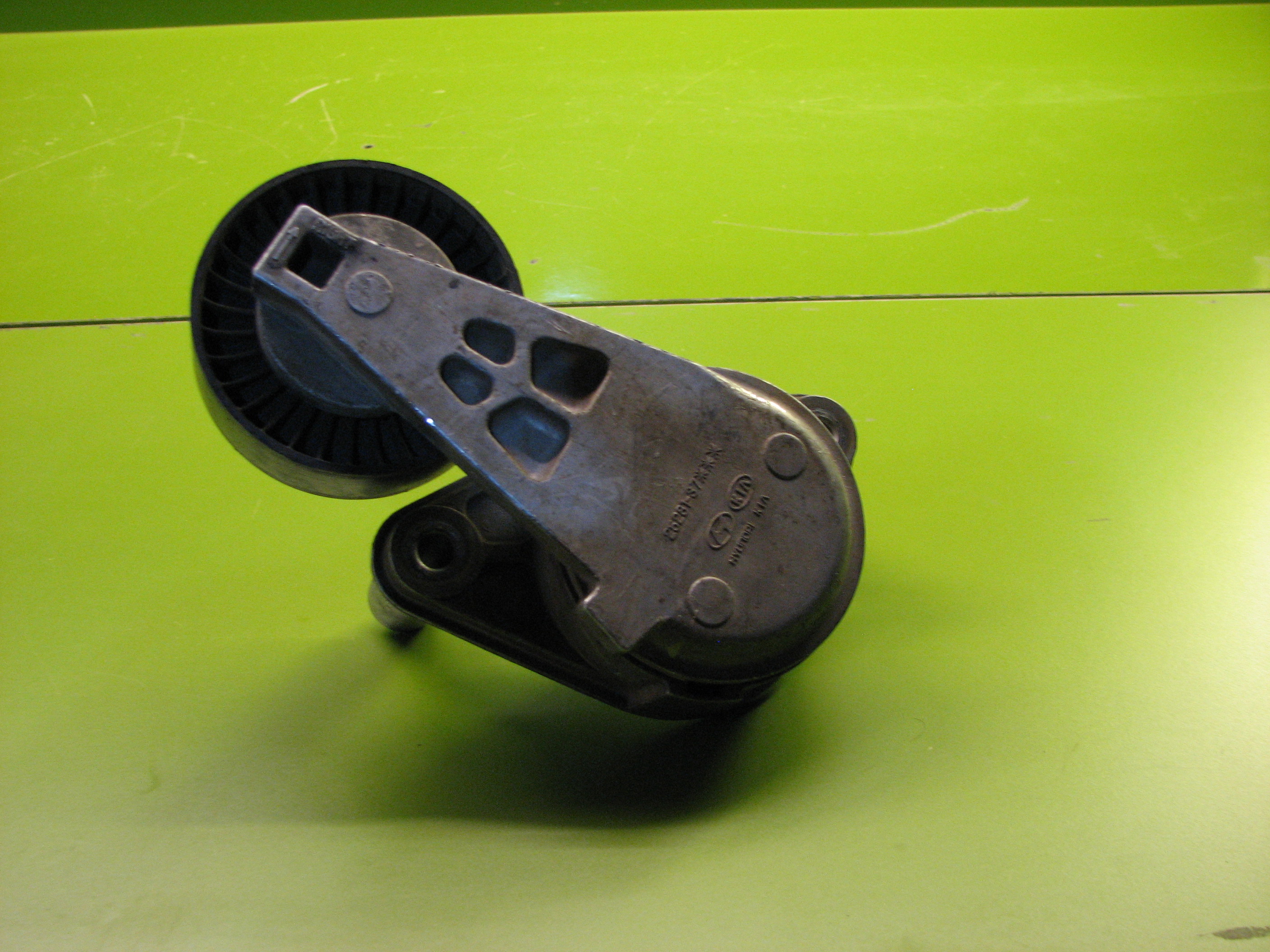 پایه تسمه سفت کن توسان - اسپورتیج 2008