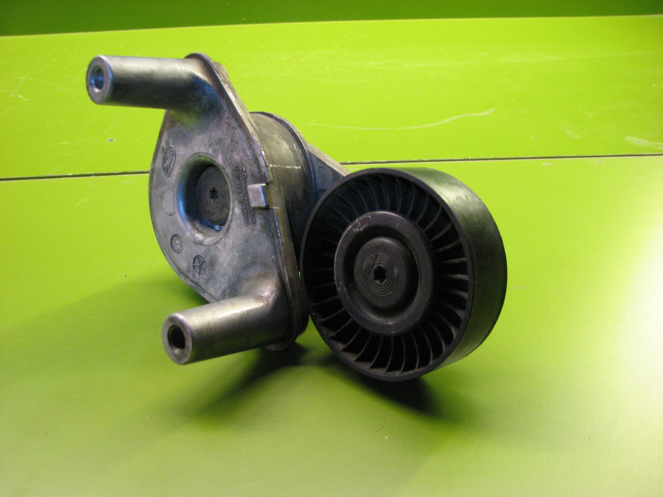 پایه تسمه سفت کن توسان - اسپورتیج 2008