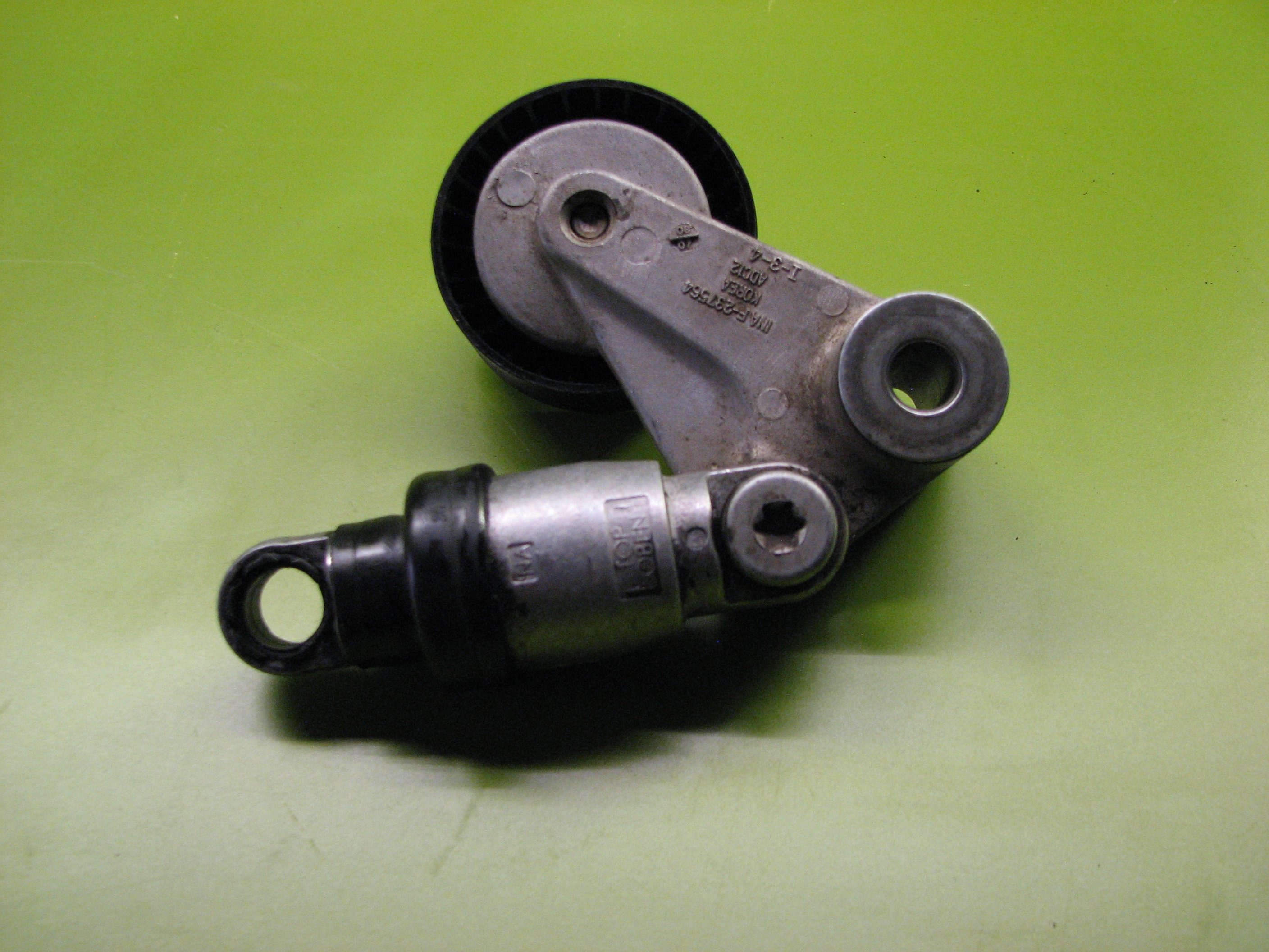 جک تسمه سفت کن با پایه دینام 