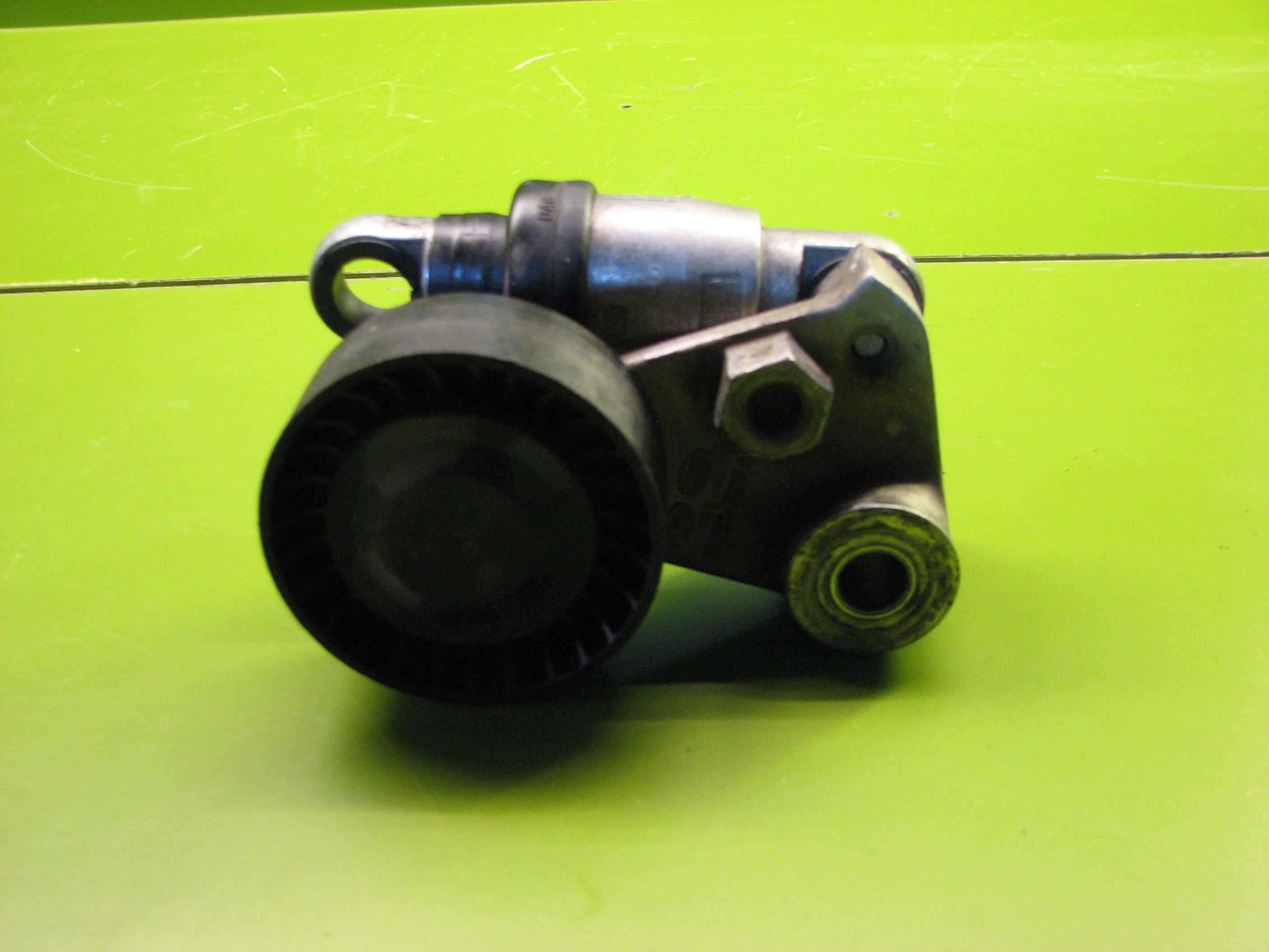 جک تسمه سفت کن با پایه دینام 