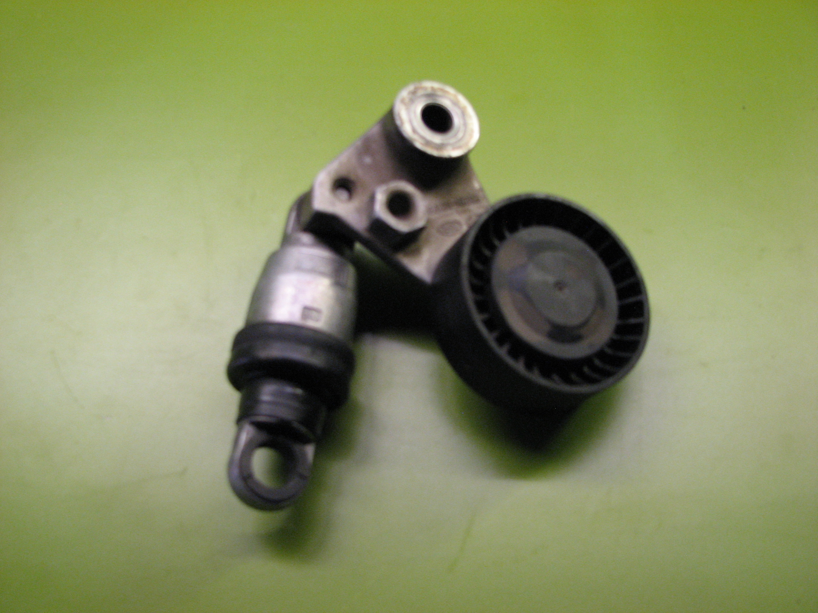 جک تسمه سفت کن با پایه دینام 