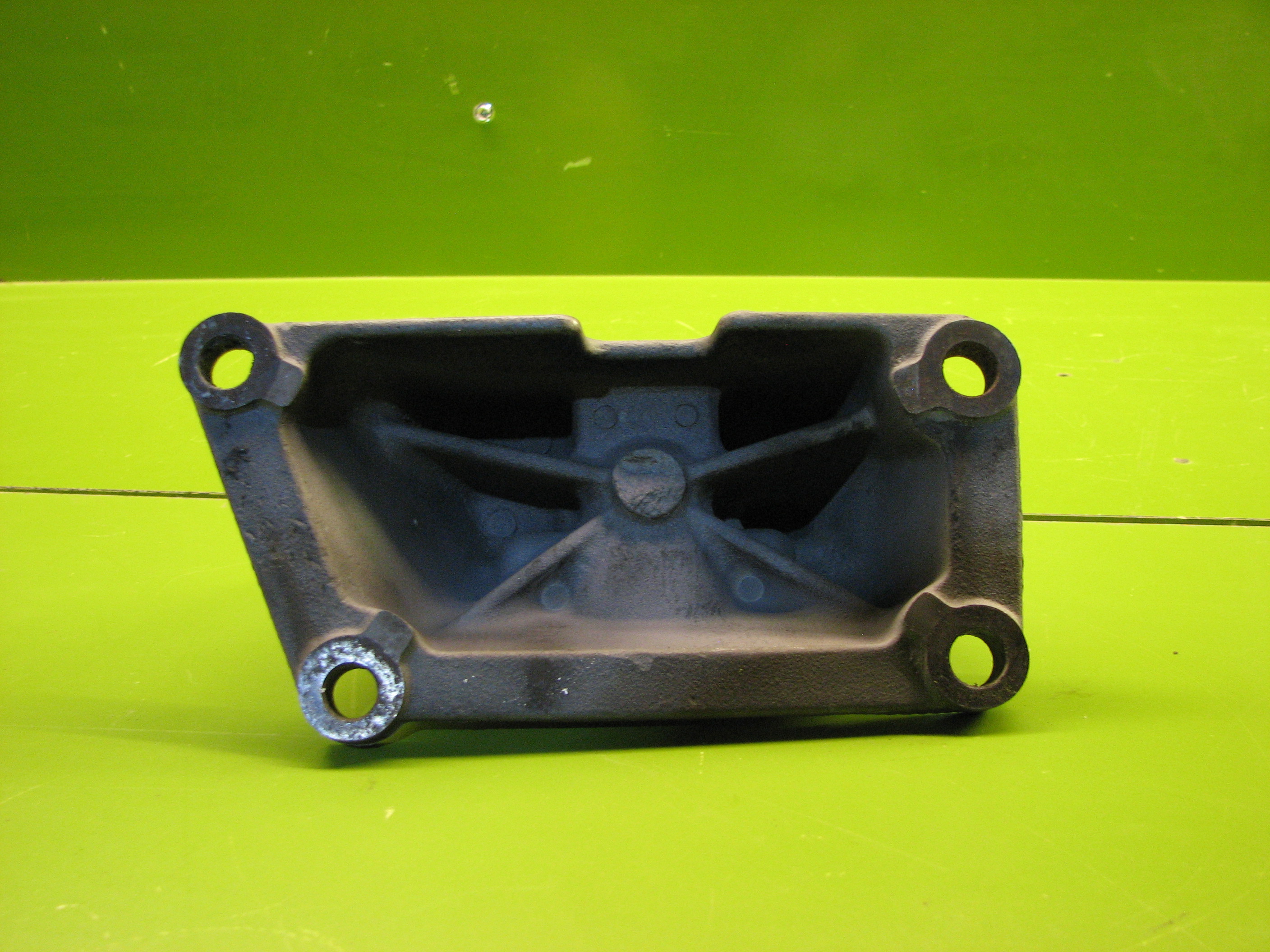 پایه رابط دسته گیربکس سانتافه نیو 2014-2018