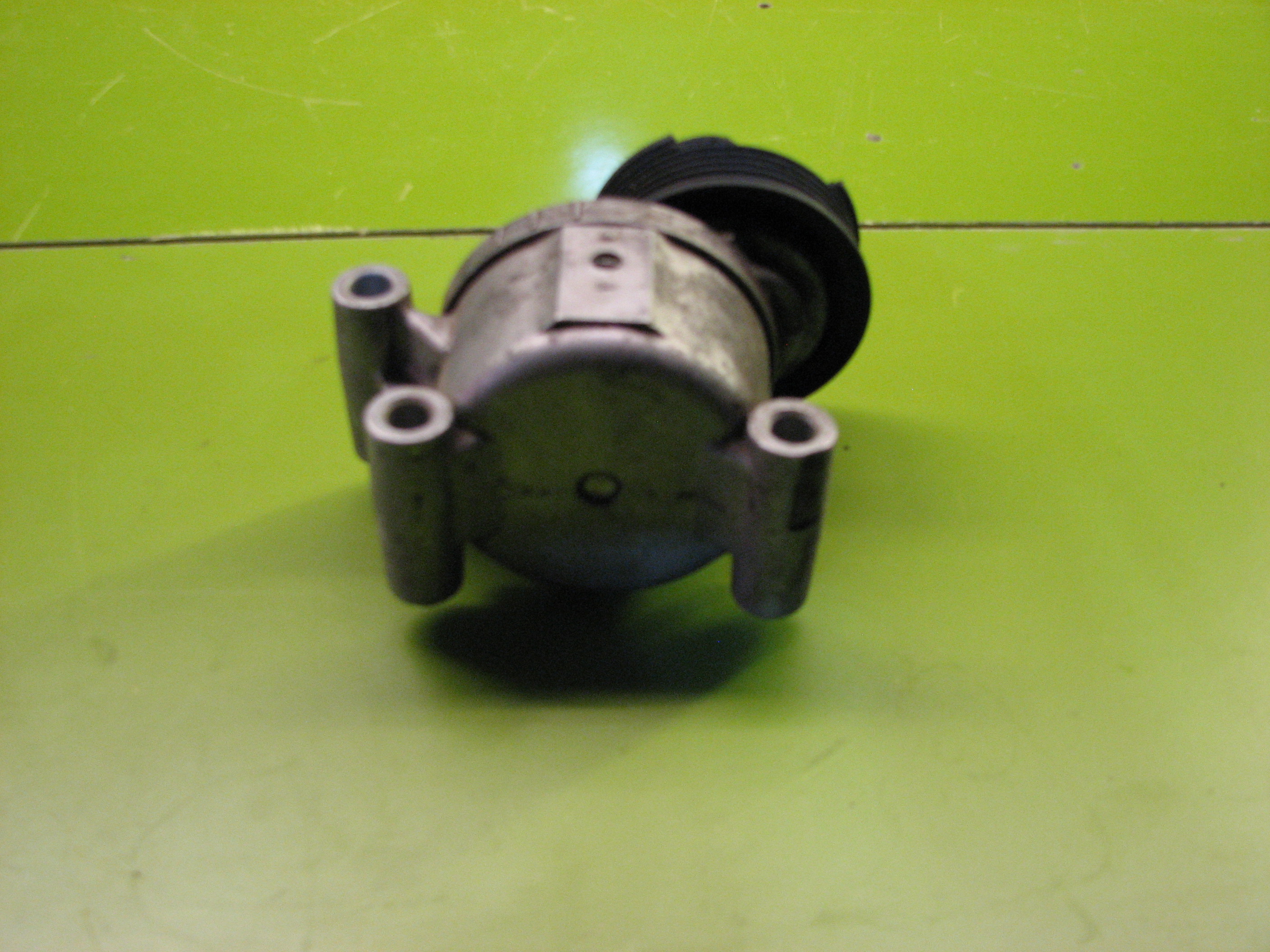 پایه تسمه کش مزدا 3