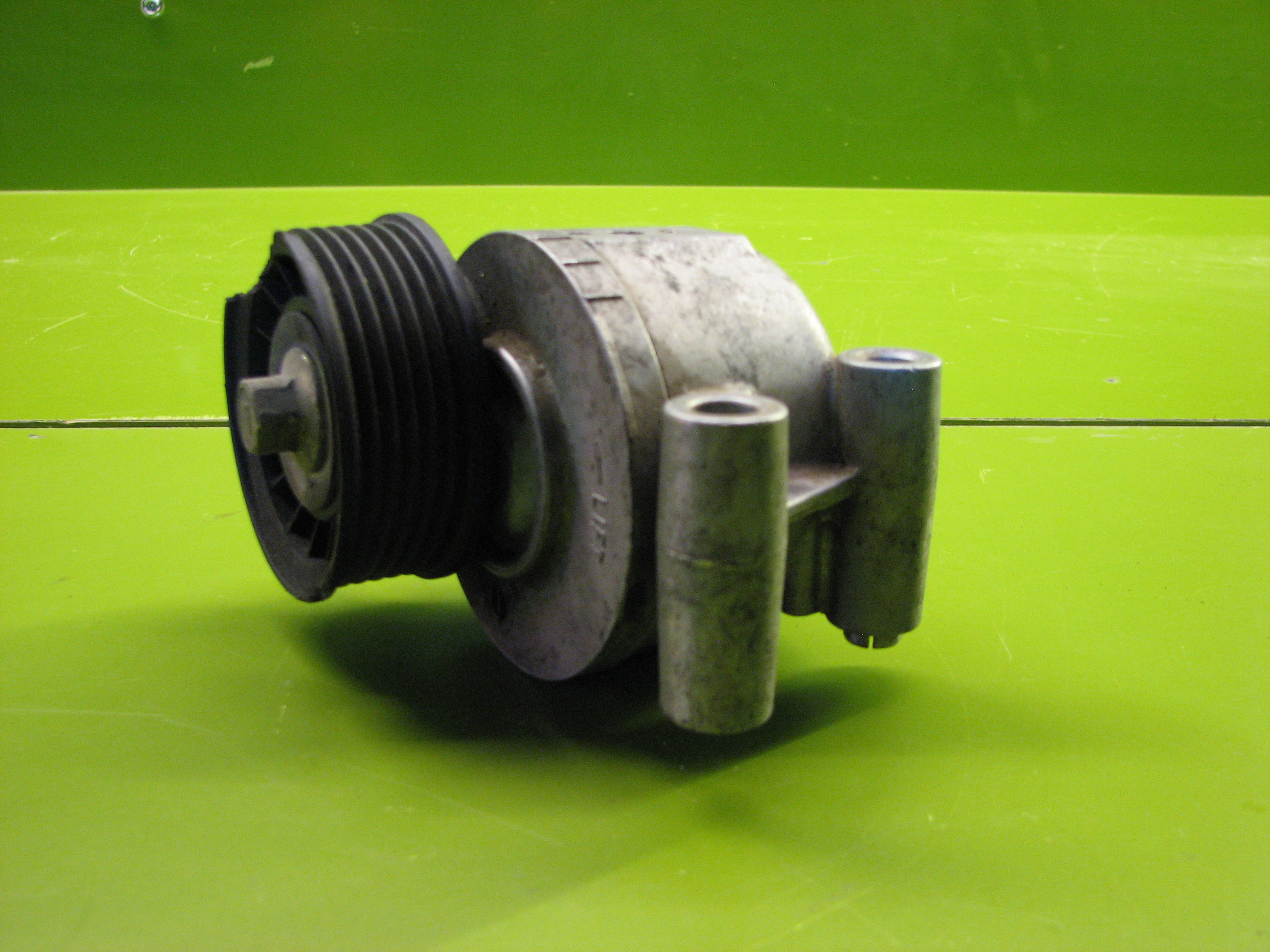 پایه تسمه کش مزدا 3