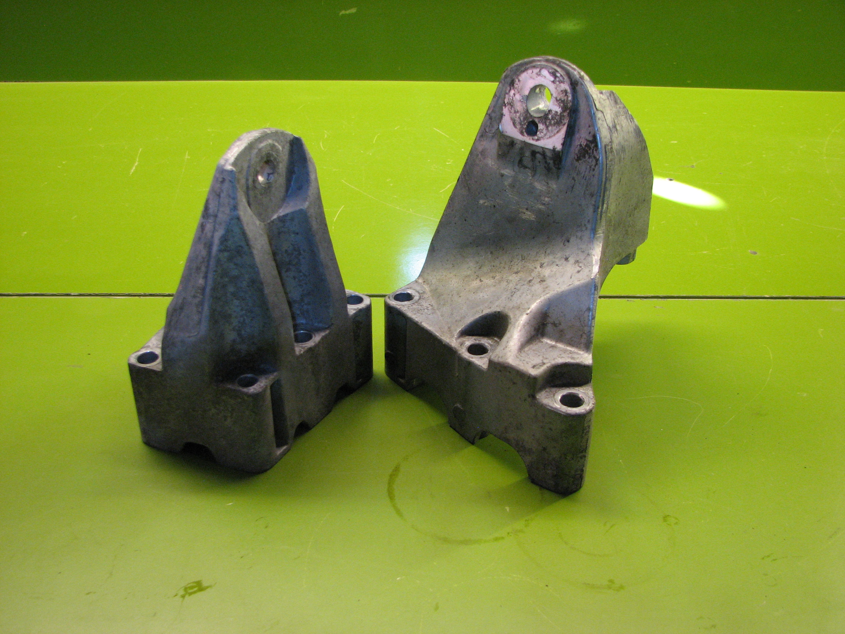 پایه رابط آلومینیومی دسته موتور جنسیس سدان کوپه