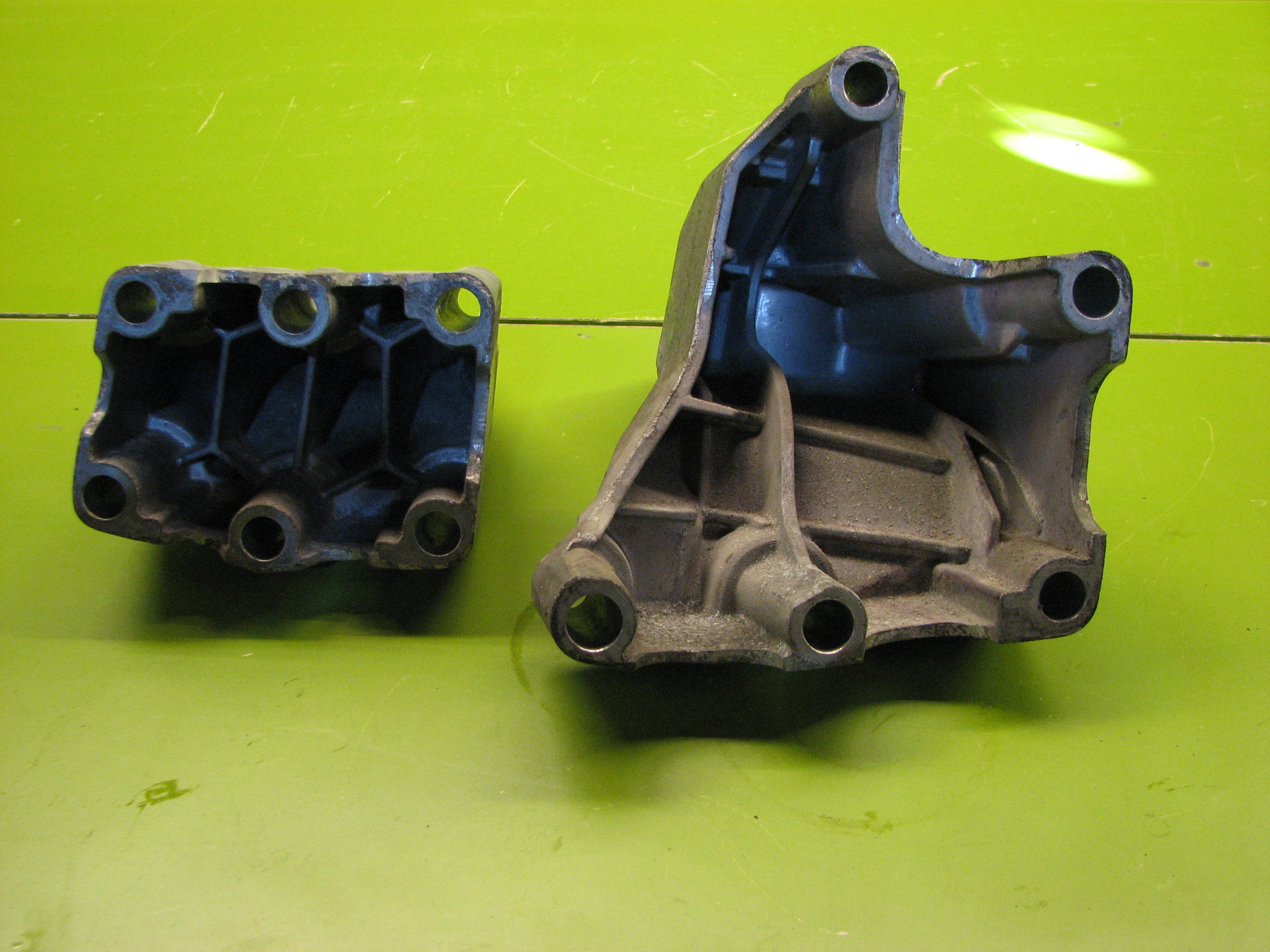 پایه رابط آلومینیومی دسته موتور جنسیس سدان کوپه