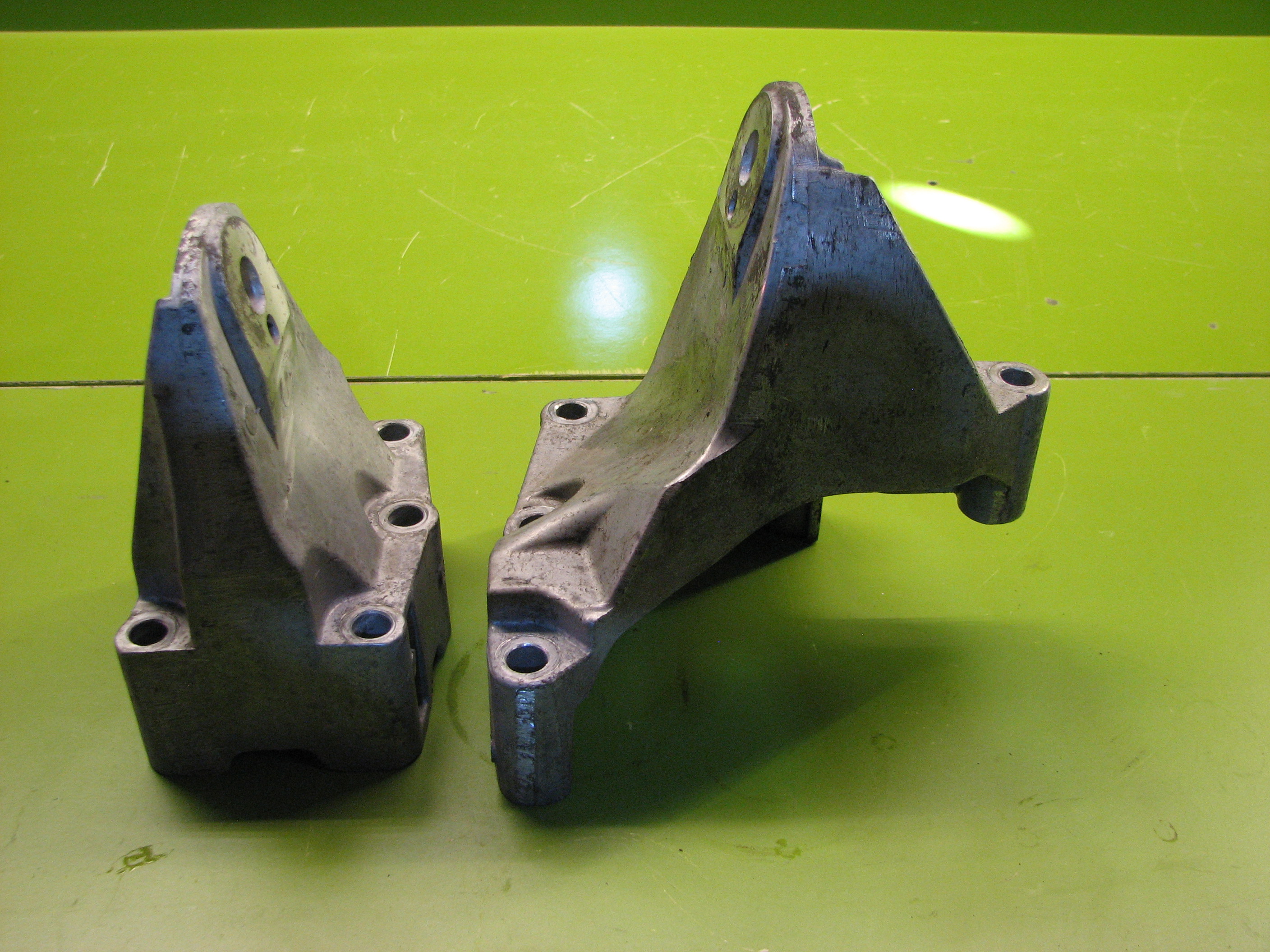 پایه رابط آلومینیومی دسته موتور جنسیس سدان کوپه