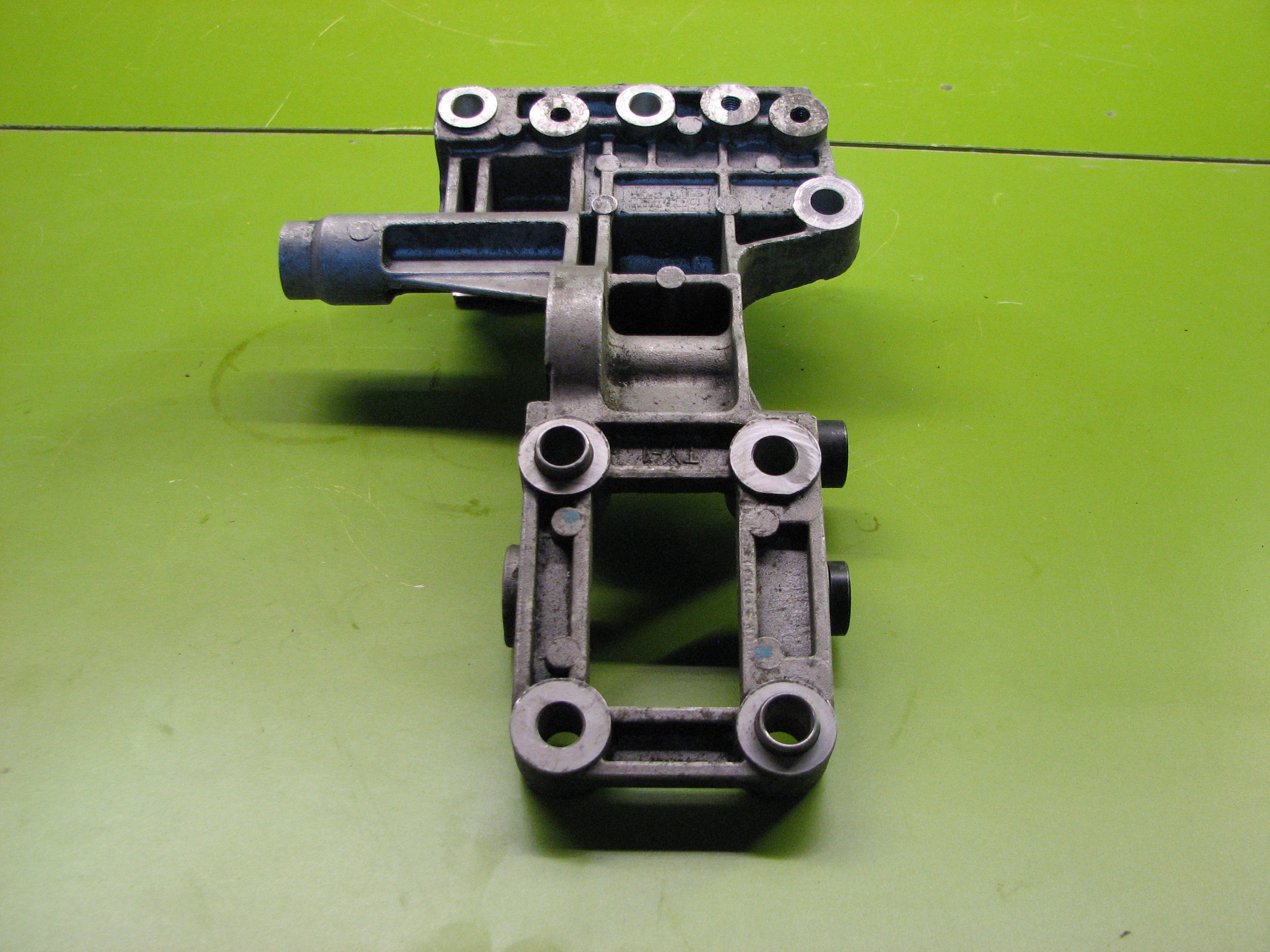 پایه دینام هیوندای - کیا 4سیلندر 2006-2015