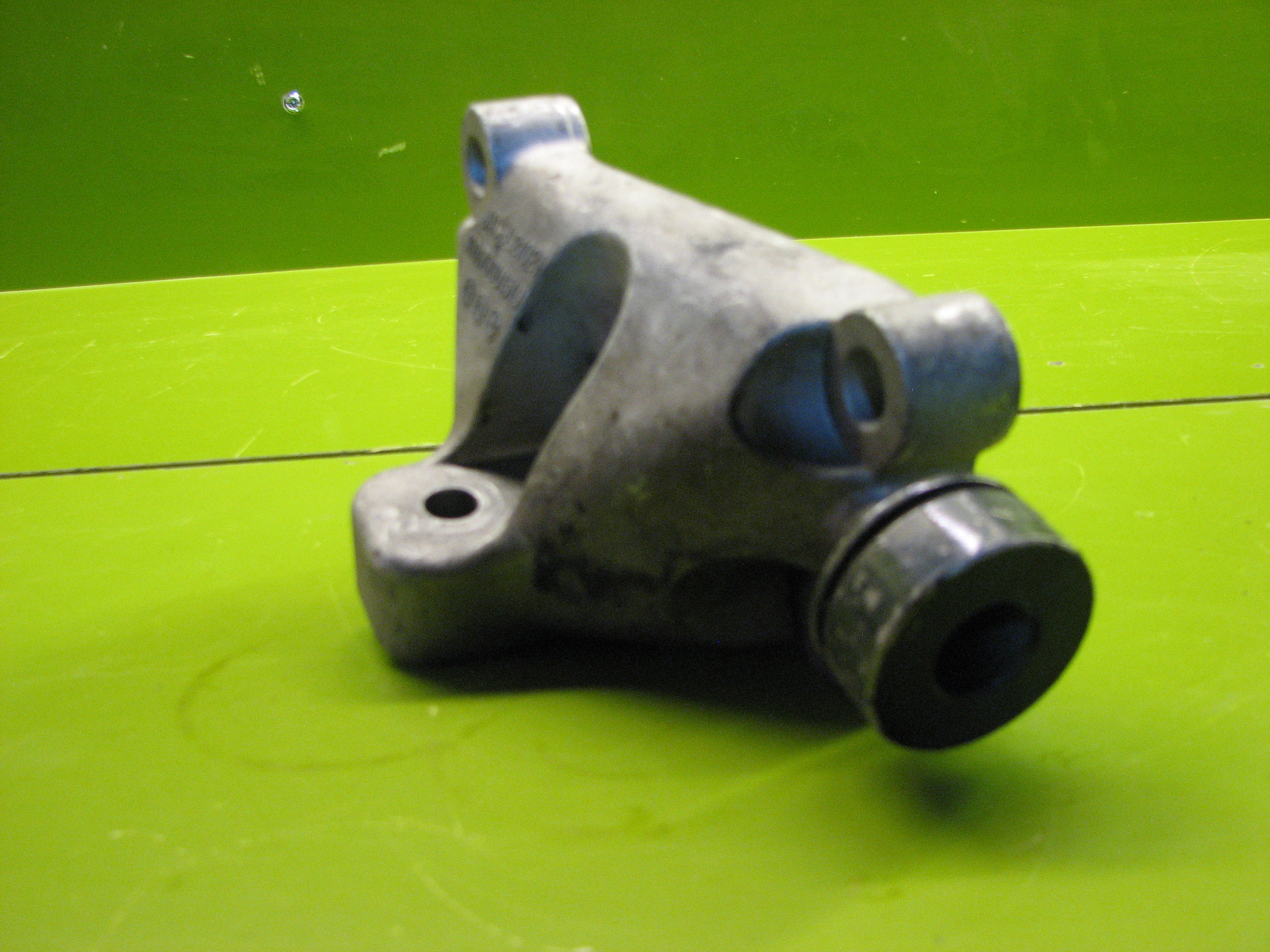 پایه دسته موتور زیر باطری جک S5