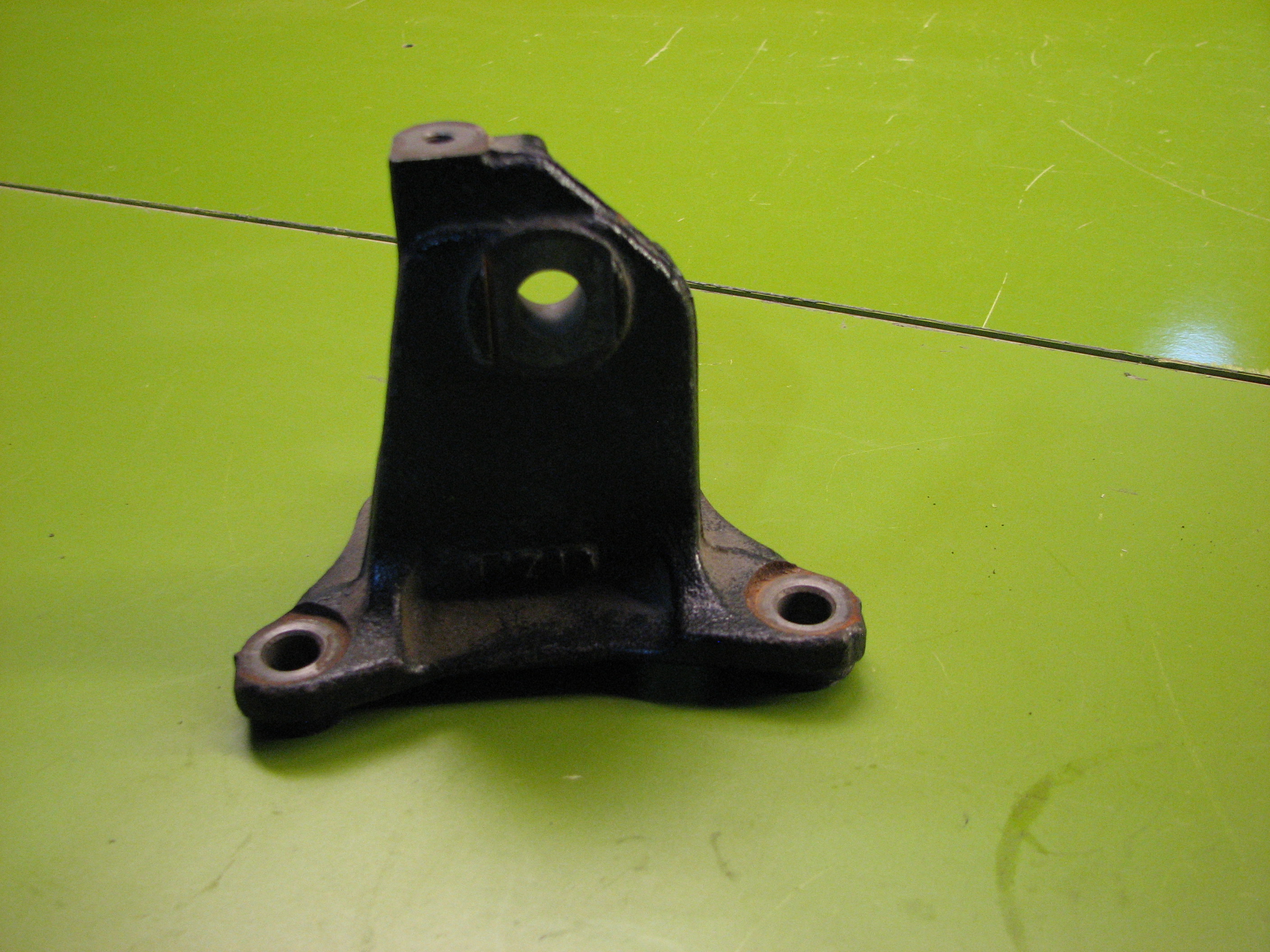 پایه رابط چدنی هیوندای - کیا