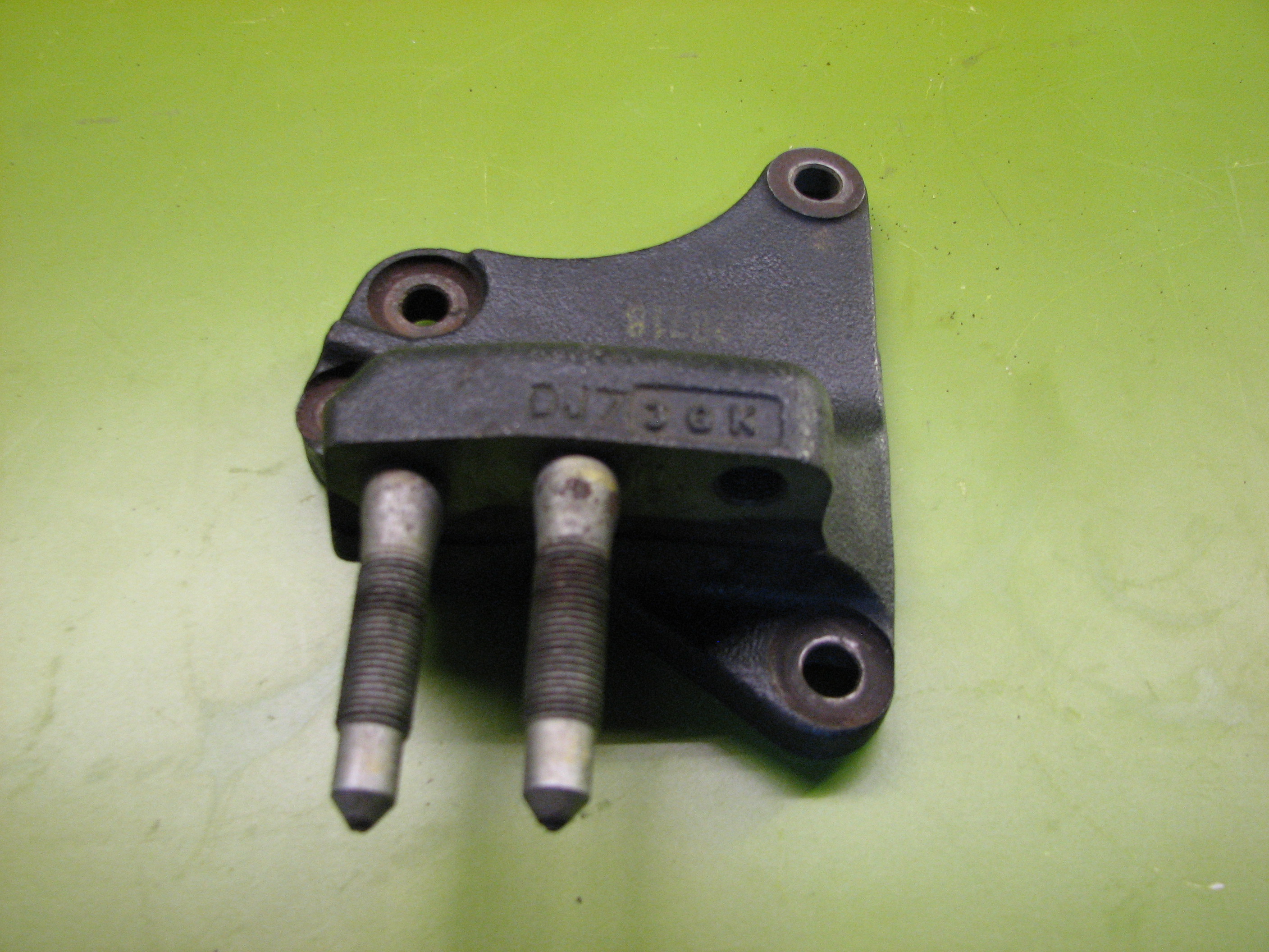 پایه چدنی سینی جلوی هیوندای - کیا 4 سیلندر