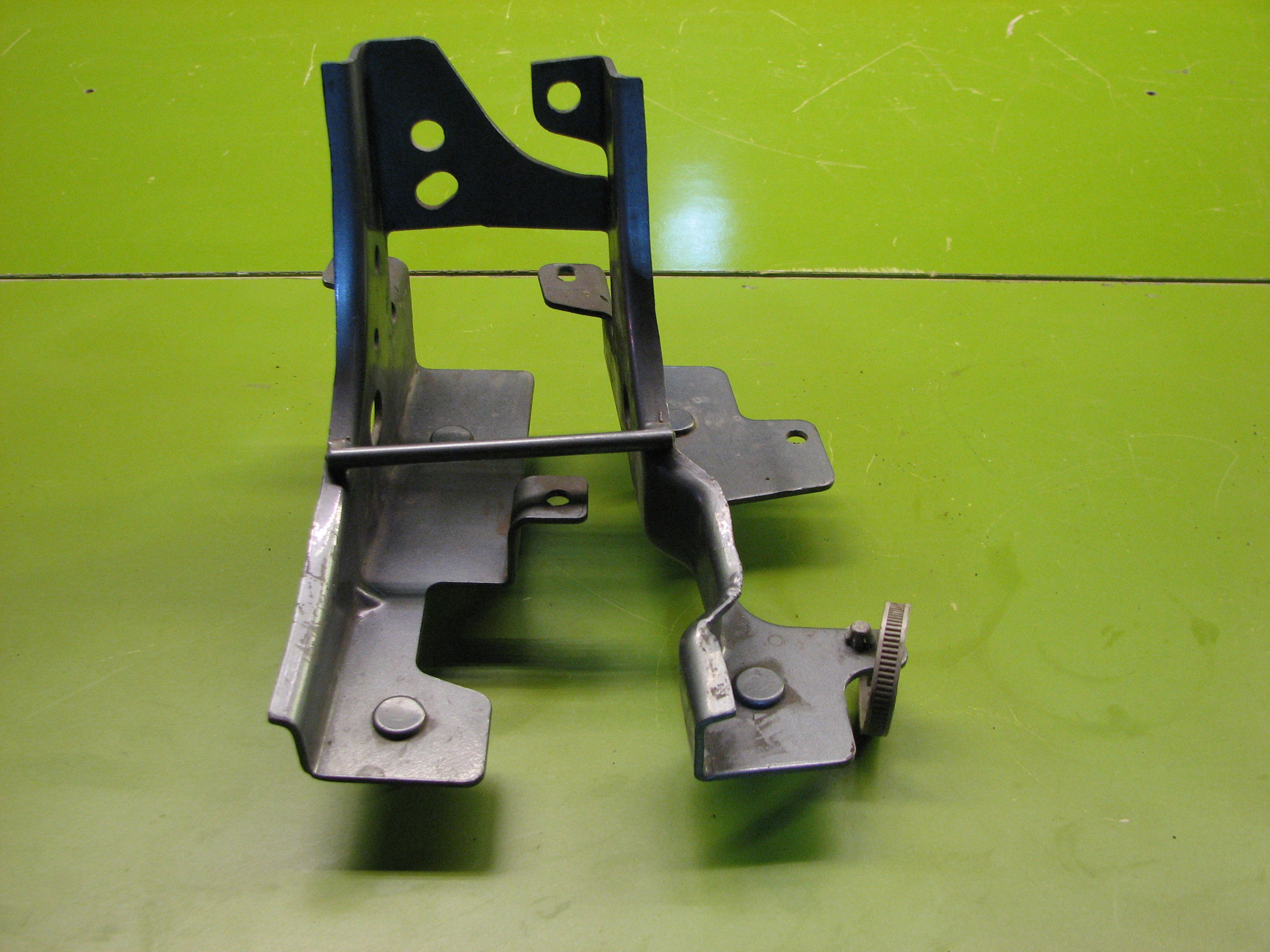 پایه زیر داشبورد هایما