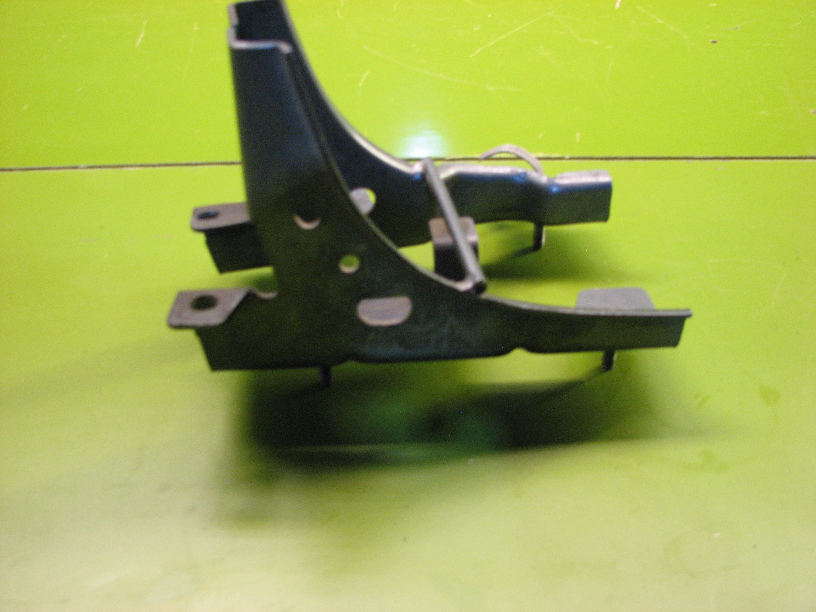 پایه زیر داشبورد هایما