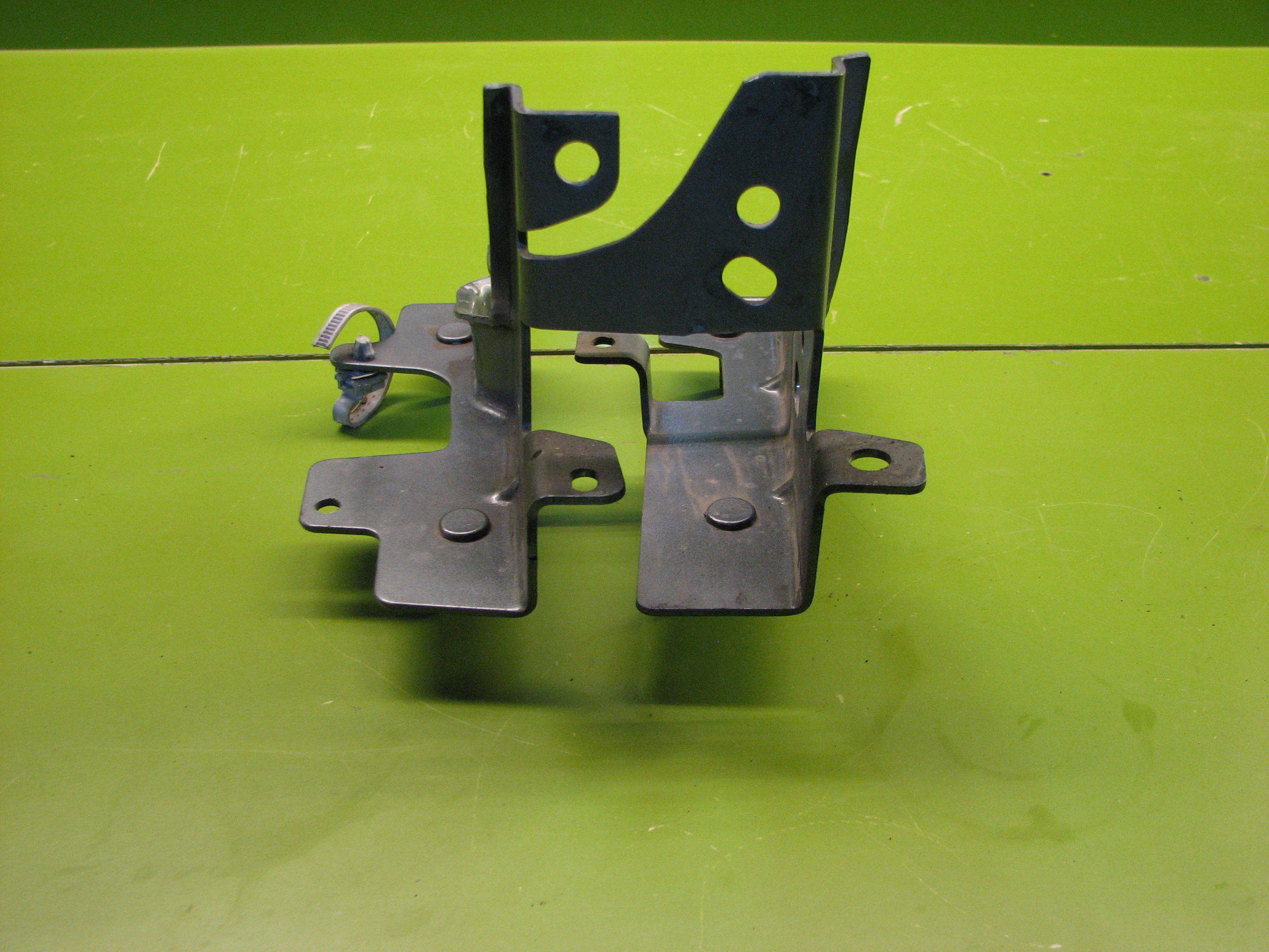 پایه زیر داشبورد هایما