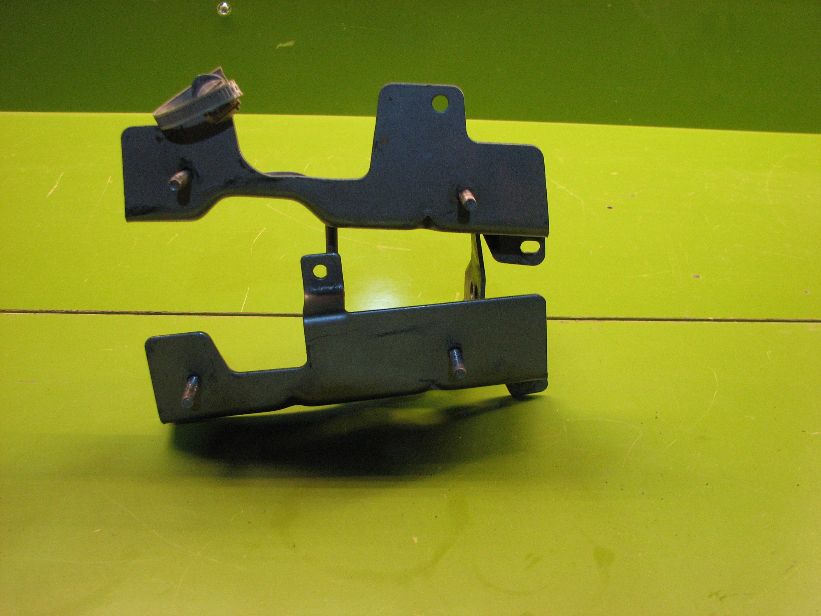 پایه زیر داشبورد هایما