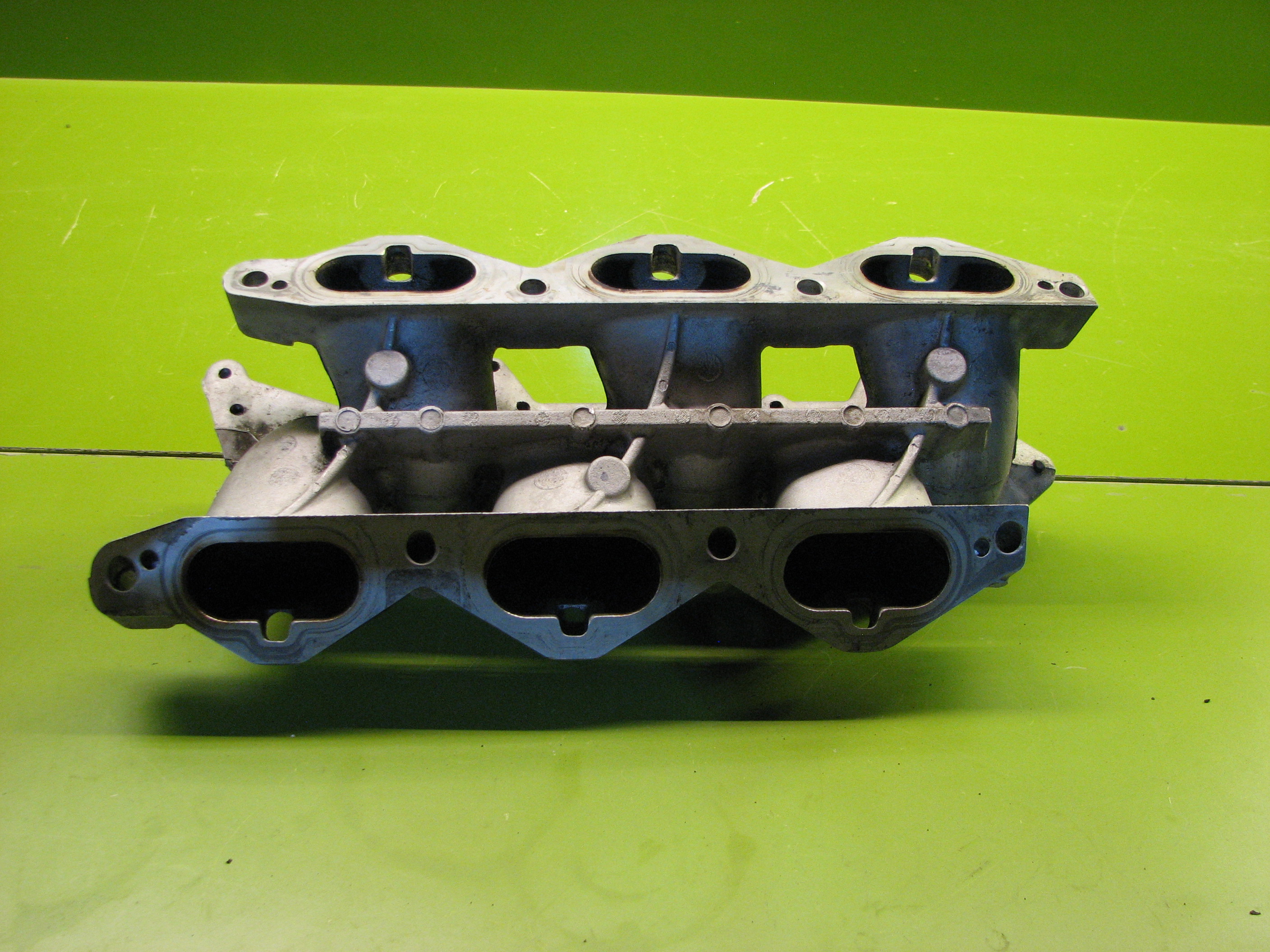 پایه منیفولد آزرا