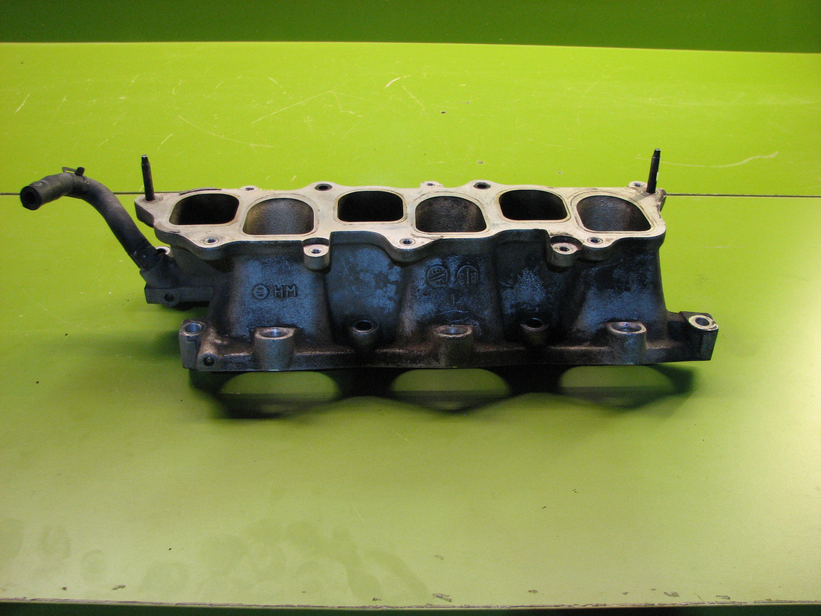 پایه منیفولد جنسیس سدان