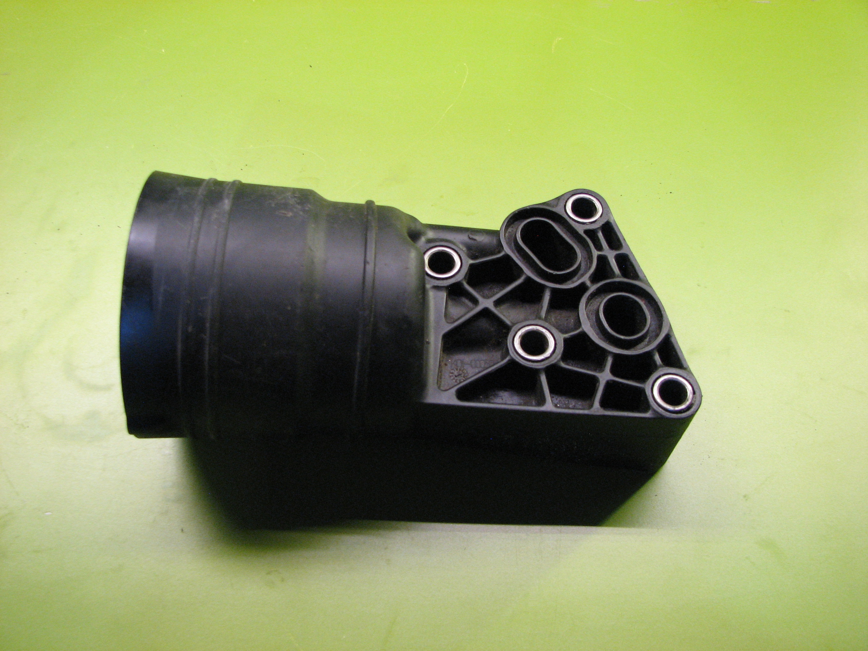 پایه فیلتر روغن بدون درپوش جنسیس سدان-کوپه