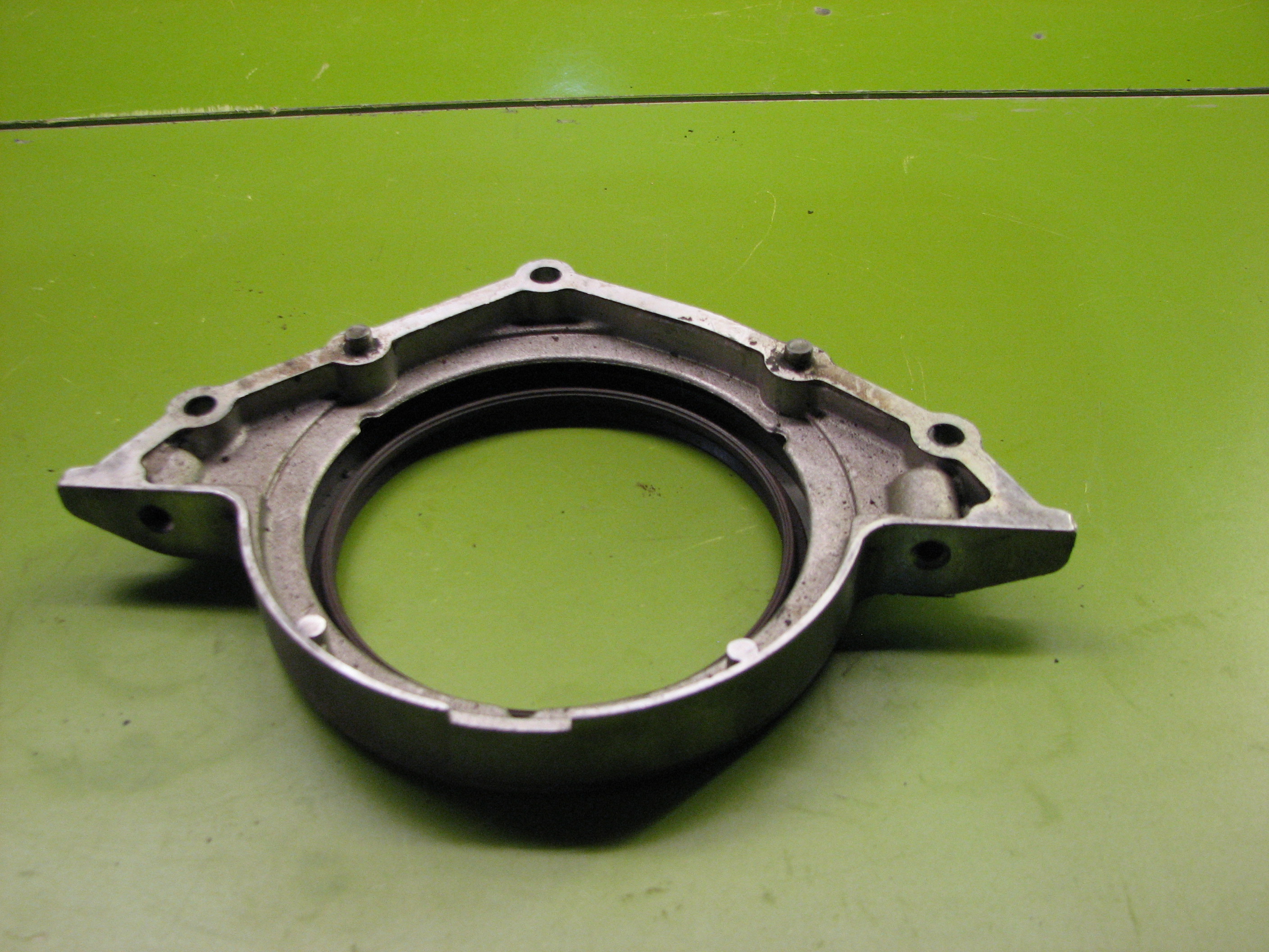 درپوش کاسه نمد ته میل لنگ سانتافه