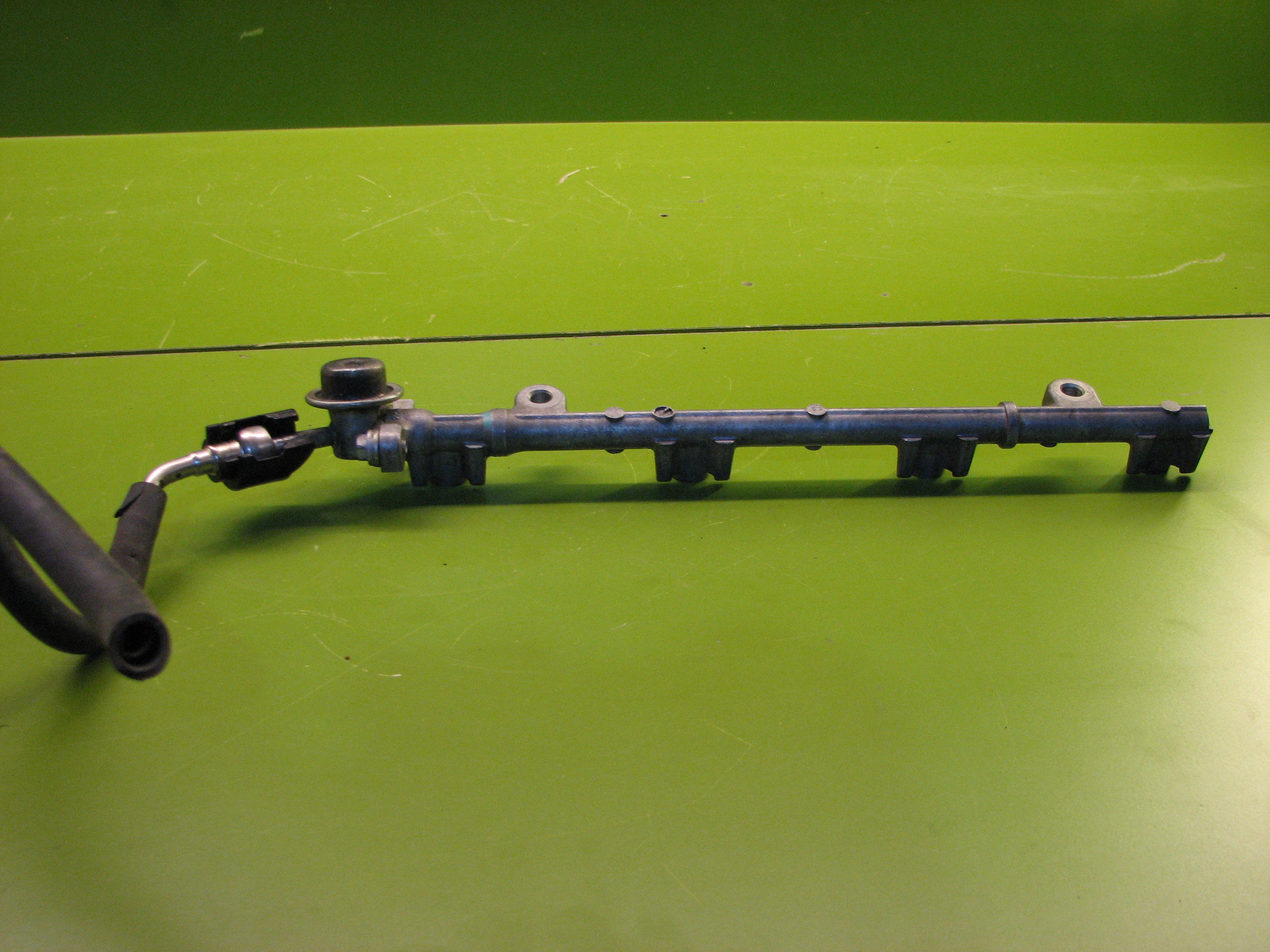 ریل سوخت سوزن انژکتور و رگلاتور بنزین کمری