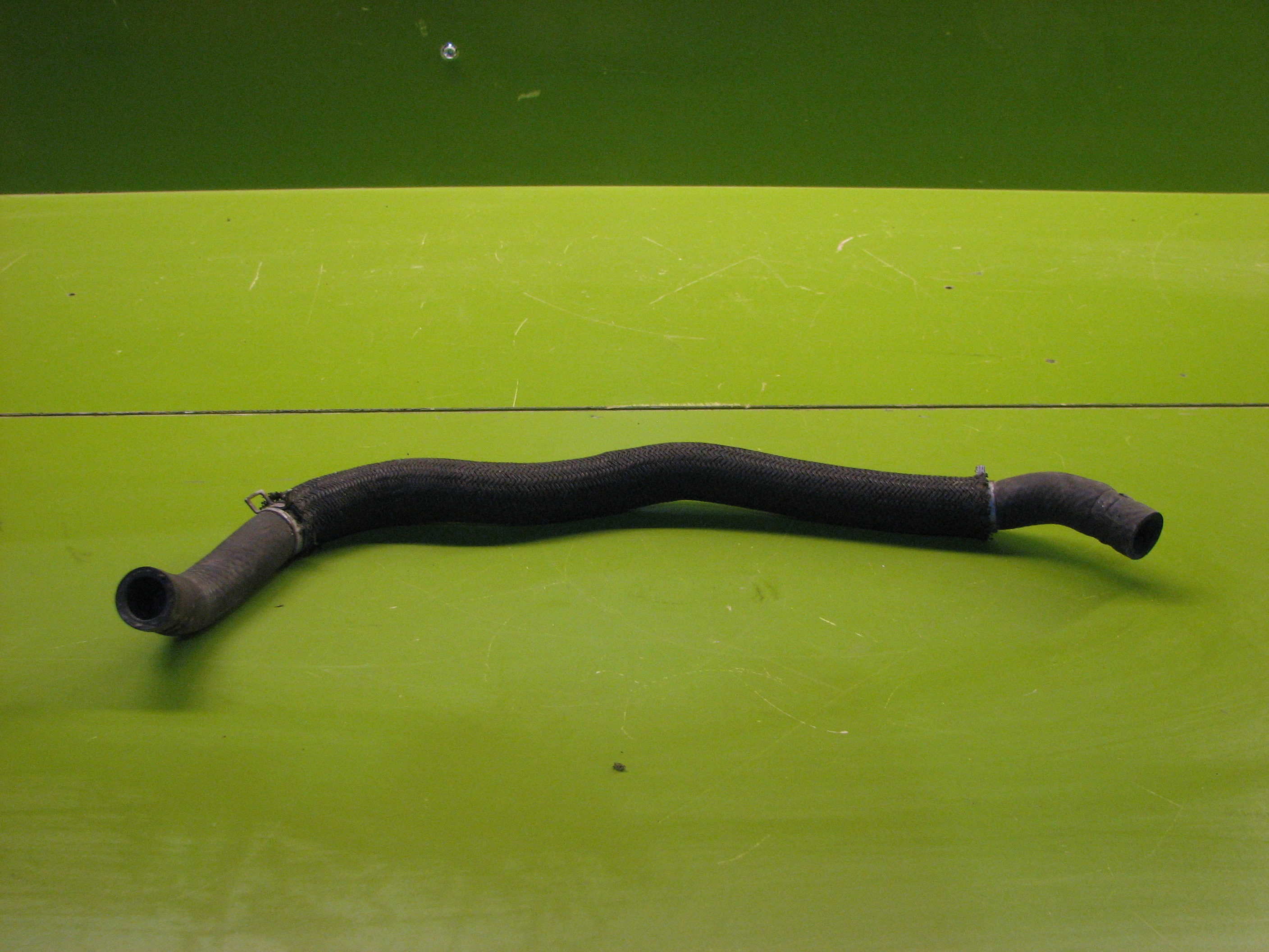 شیلنگ آب زیر منیفولد مزدا 3