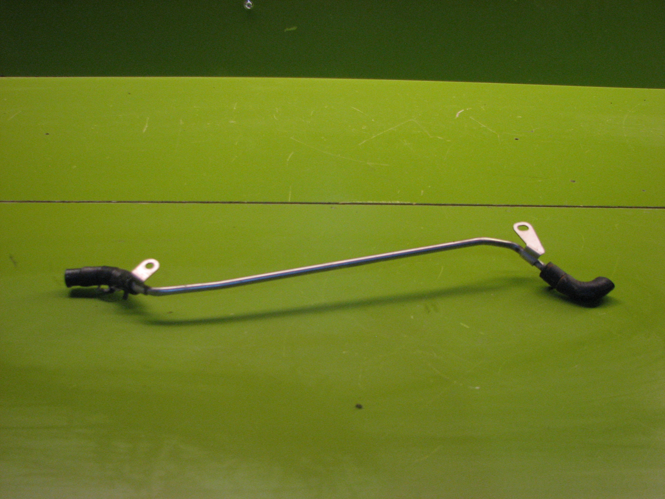 لوله آب وسط سیلندر آزرا