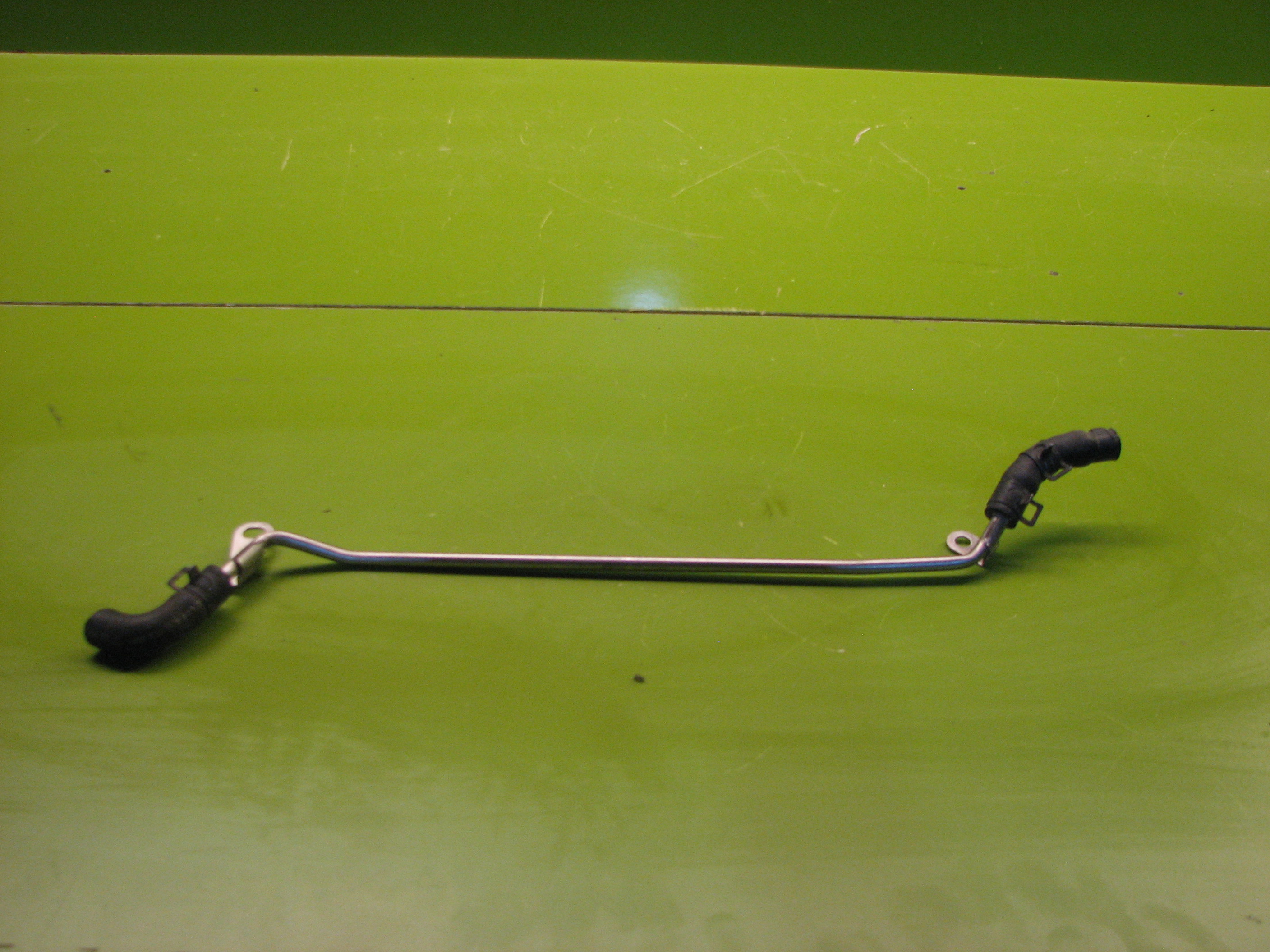 لوله آب وسط سیلندر آزرا