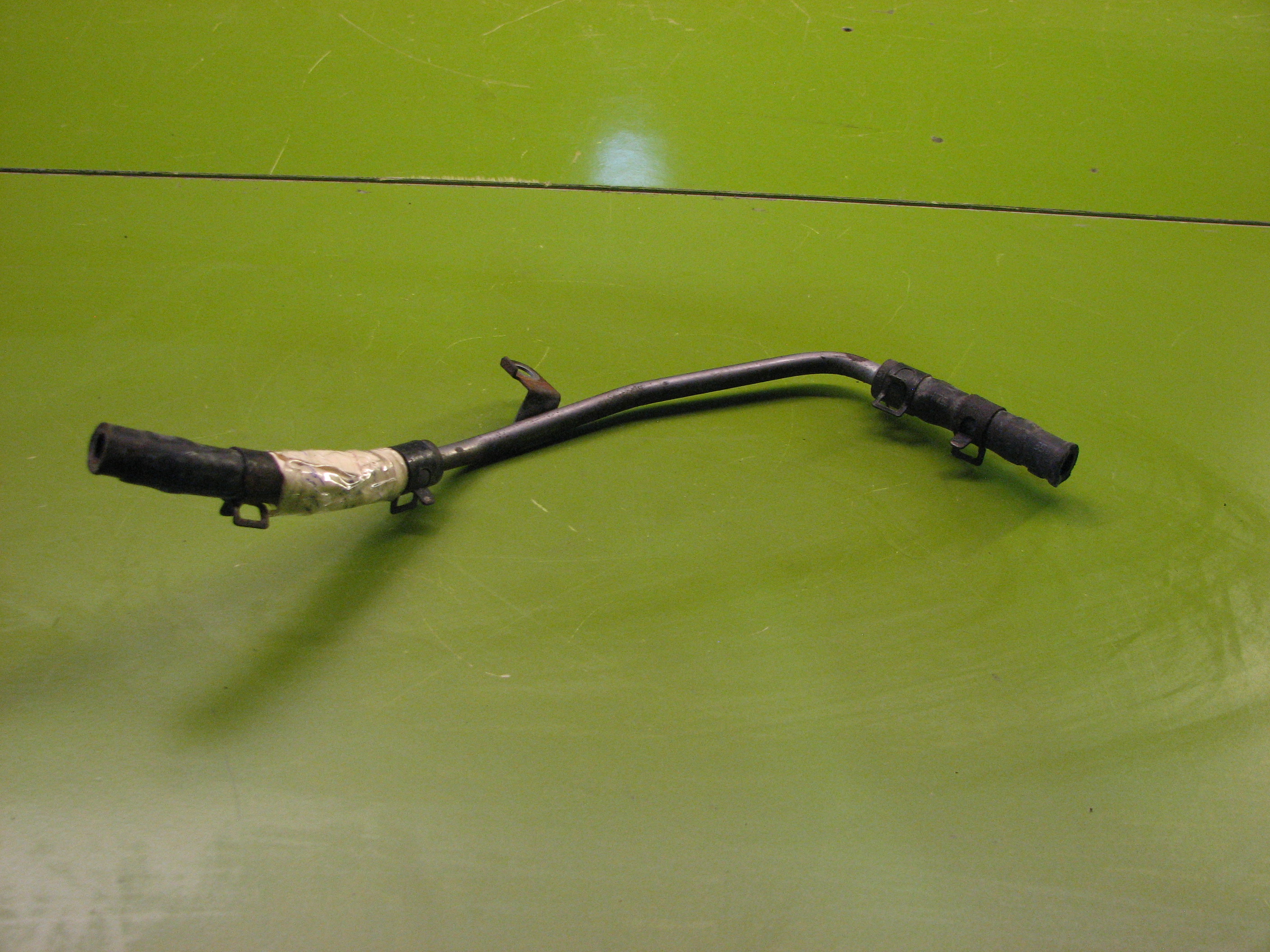 لوله فرعی آب درب سوپاپ جنسیس