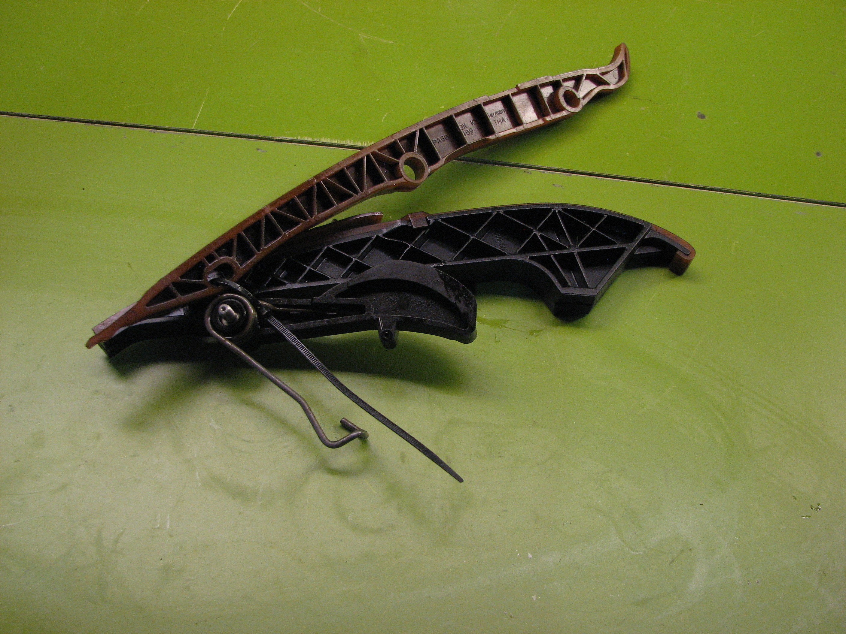 کیت و بالشتک زنجیر تایم تیگوان