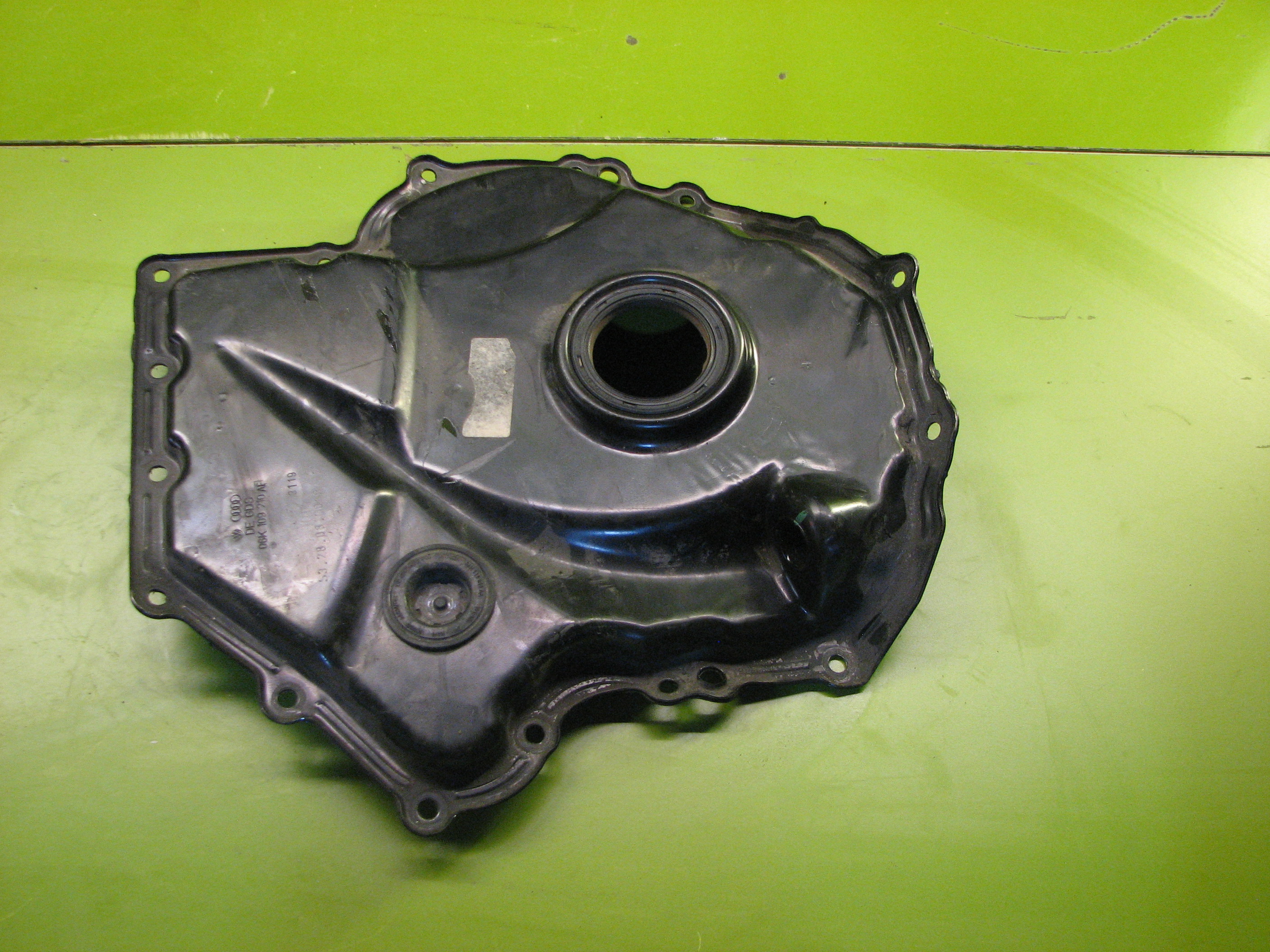 سینی آهنی جلوی موتور تیگوان