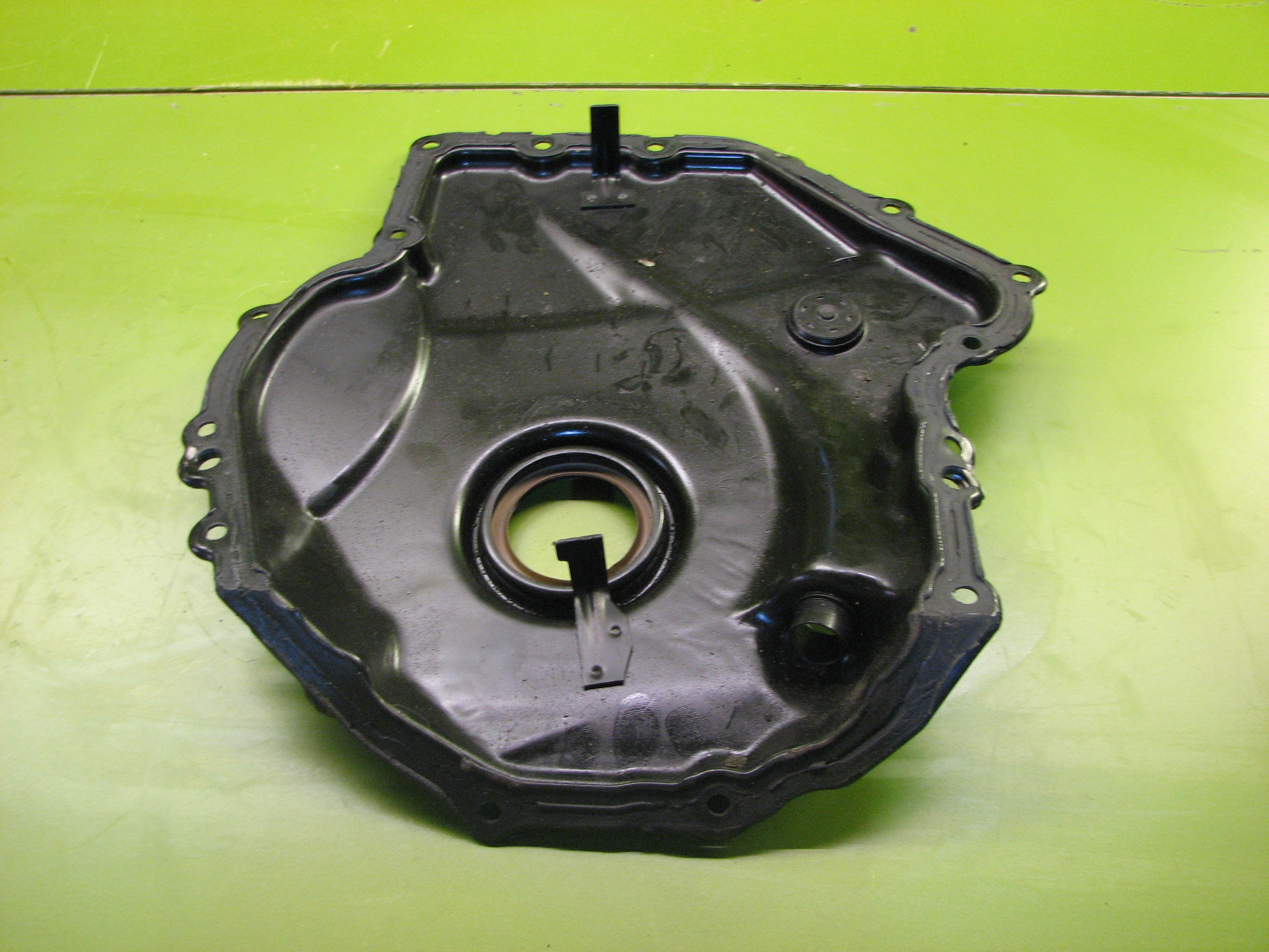 سینی آهنی جلوی موتور تیگوان