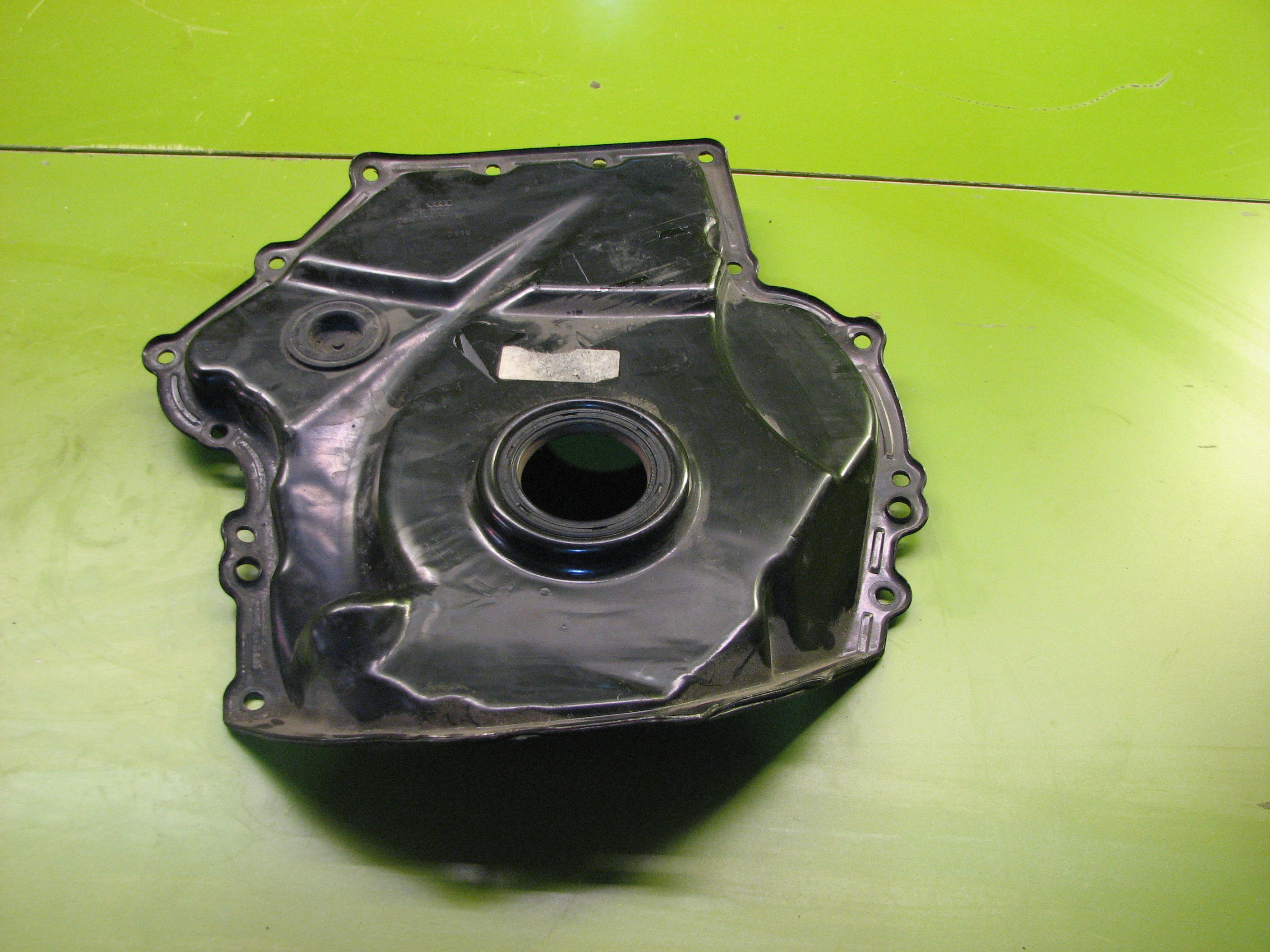 سینی آهنی جلوی موتور تیگوان