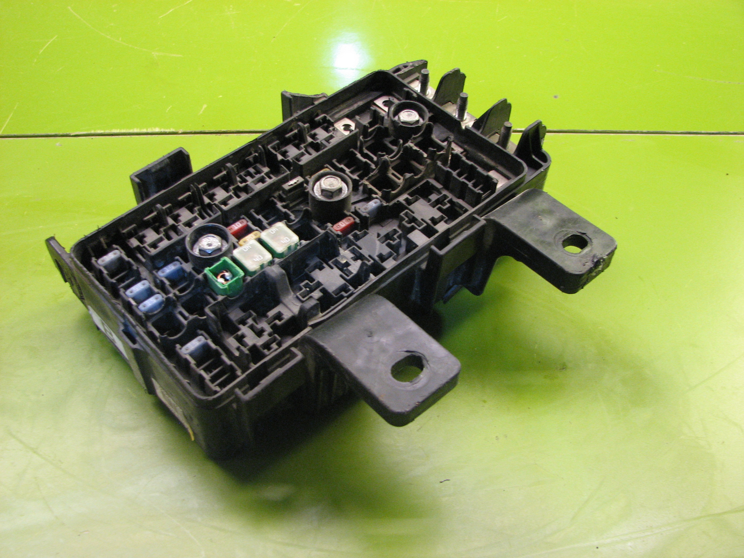 جعبه فیوز آزرا