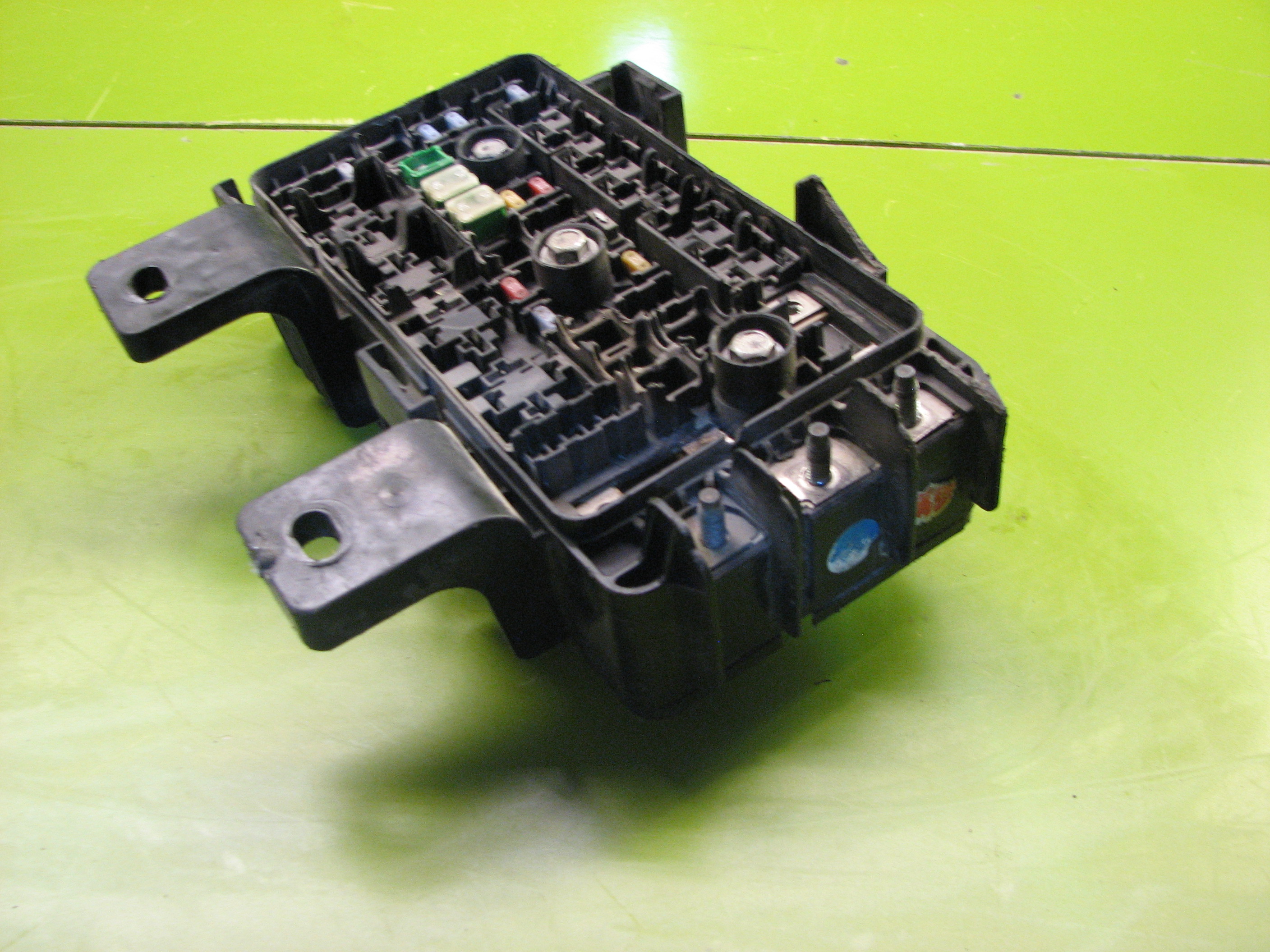 جعبه فیوز آزرا