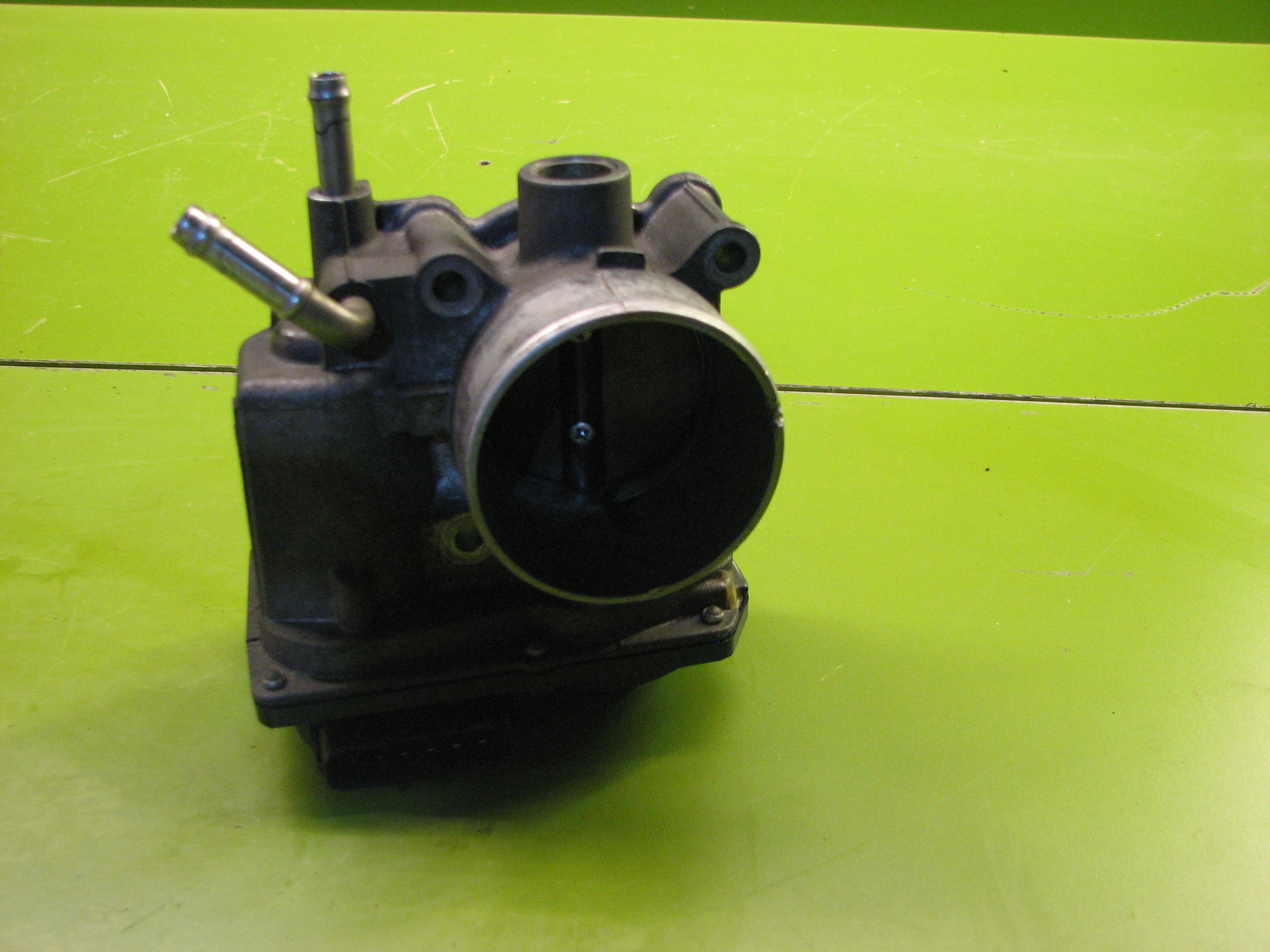 دریچه گاز کرولا 2008