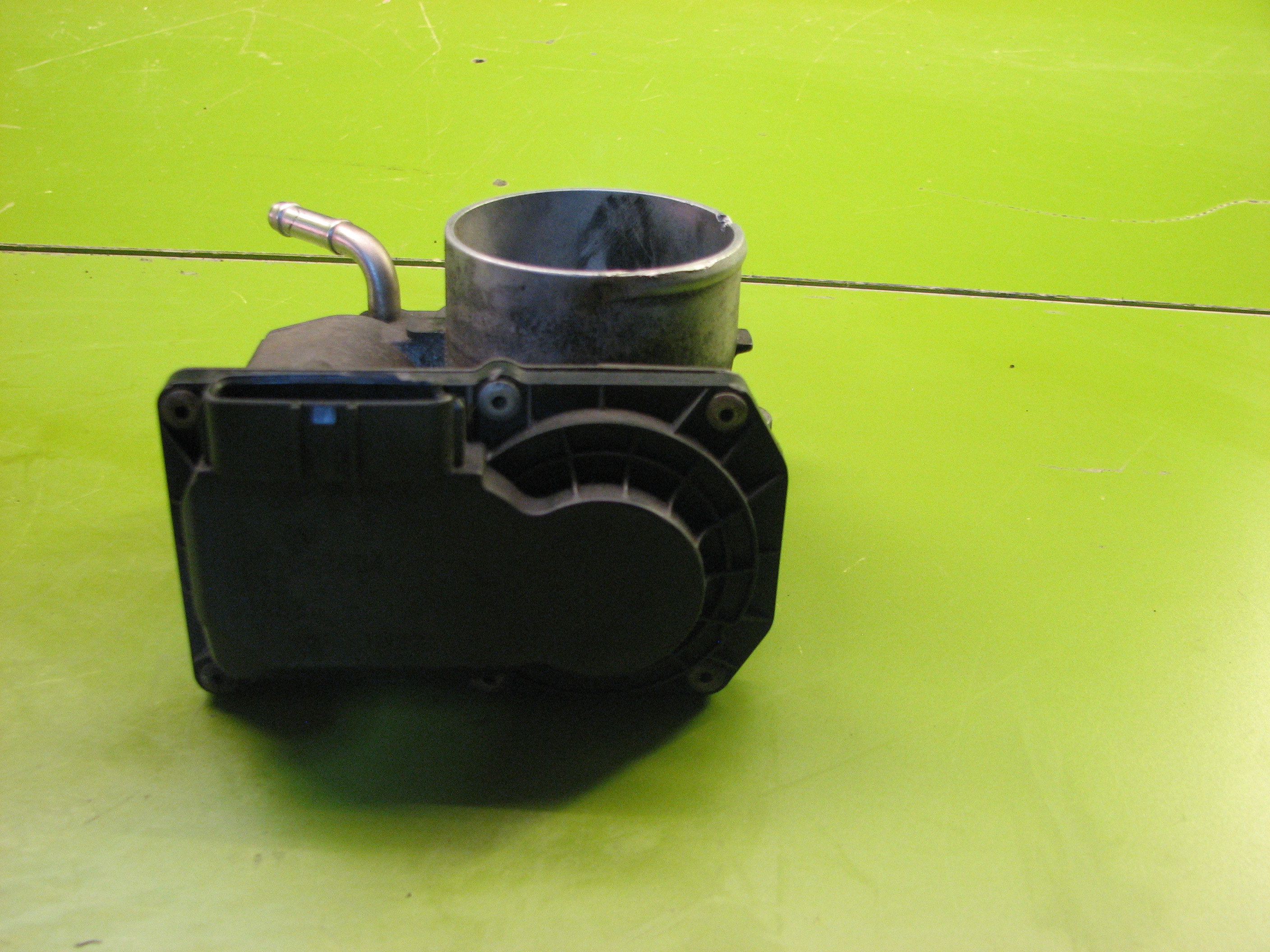 دریچه گاز کرولا 2008