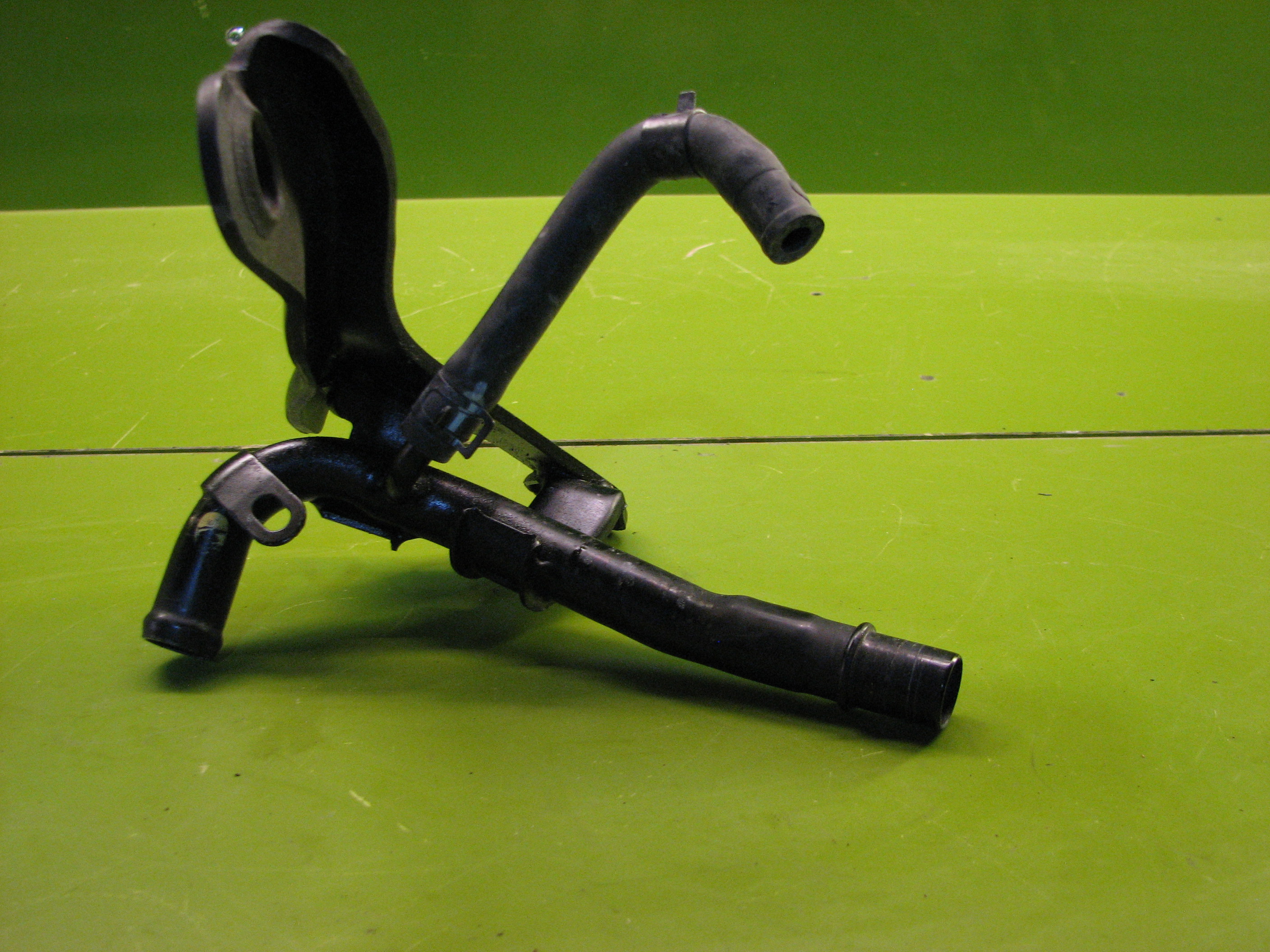 سه راهی آب شیلنگهای بخاری جنسیس