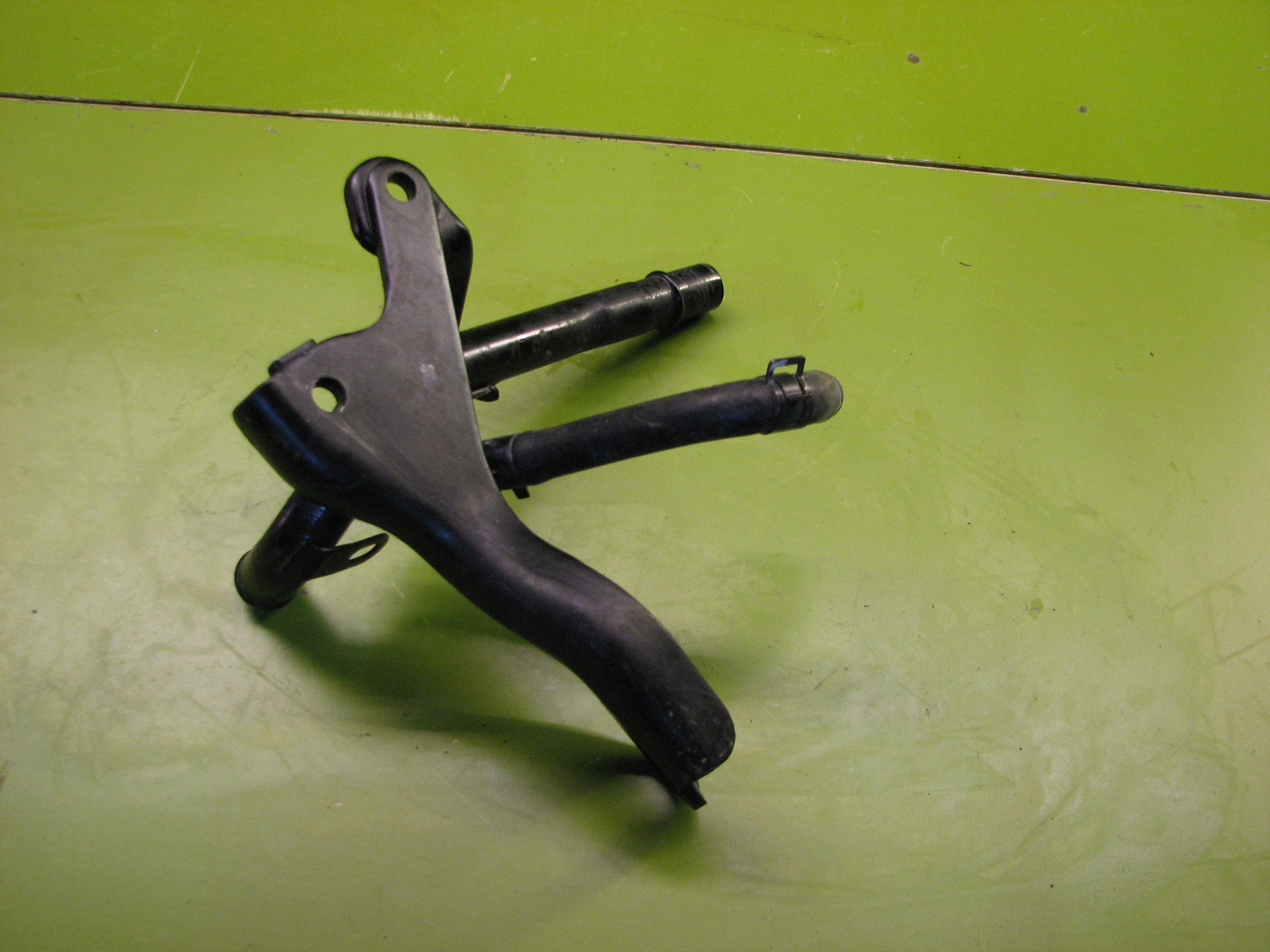 سه راهی آب شیلنگهای بخاری جنسیس