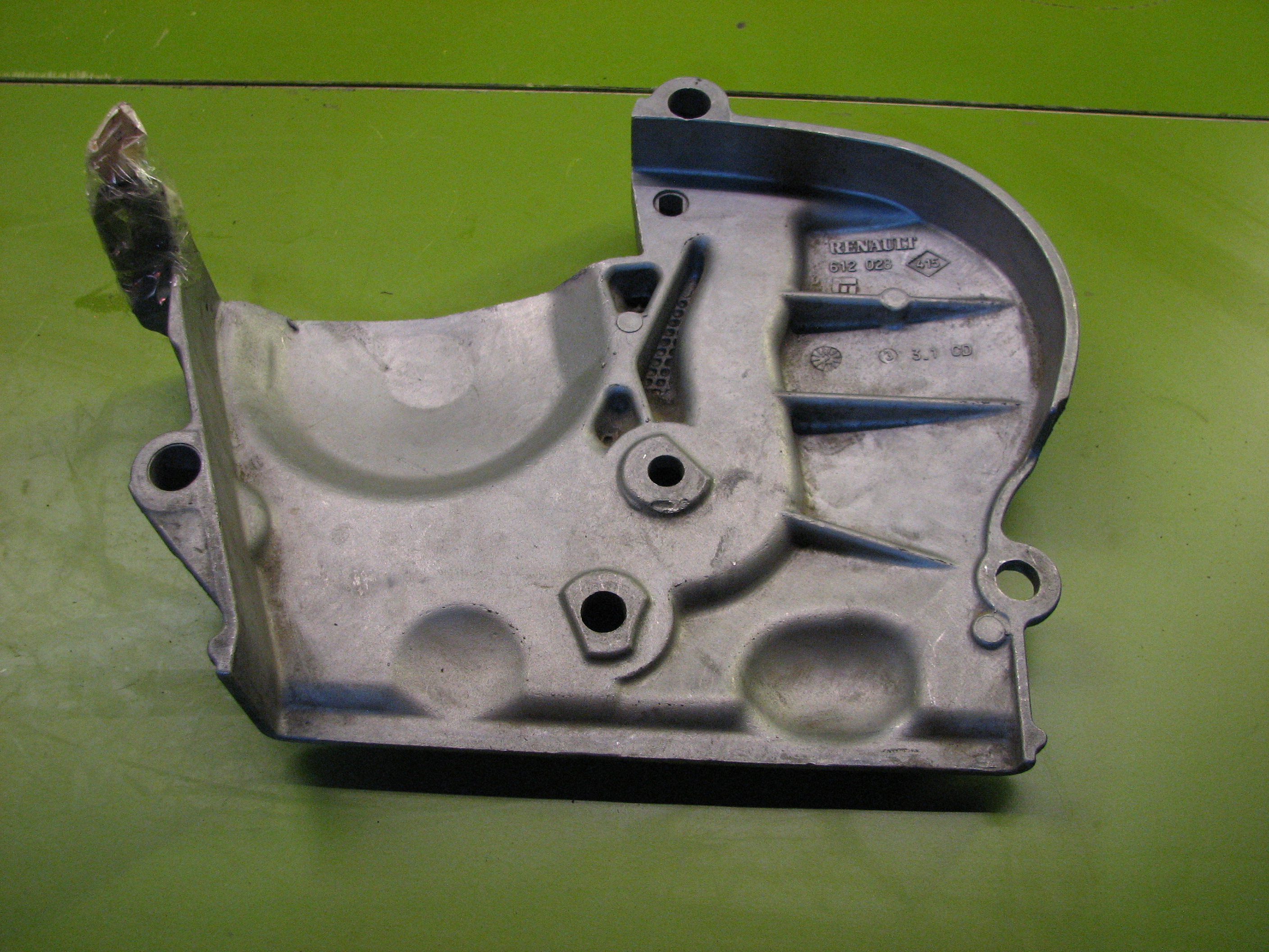 قاب آلومینیمی بالا تسمه تایم رنو     