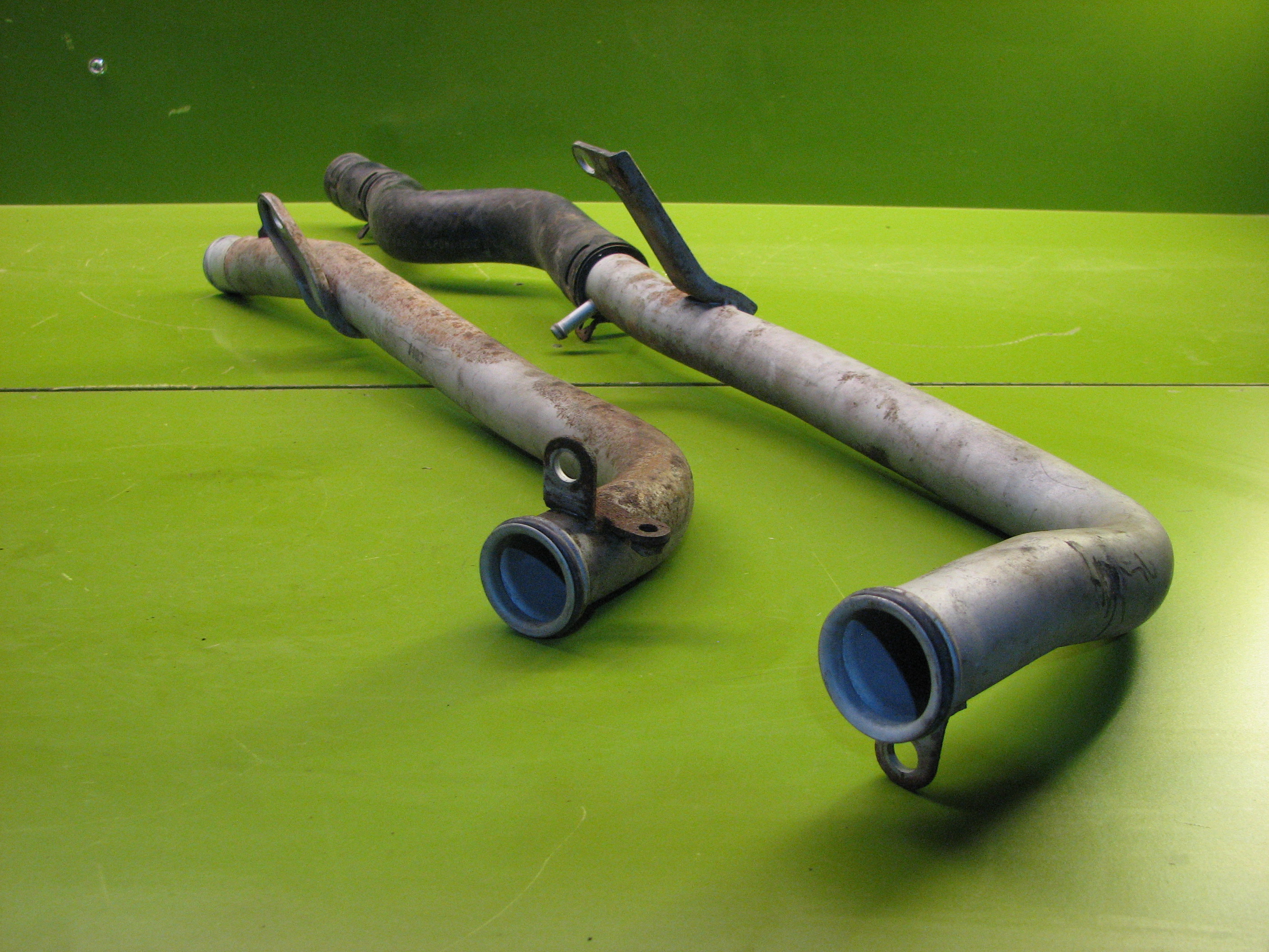 لوله آهنی فرعی آب جنسیس