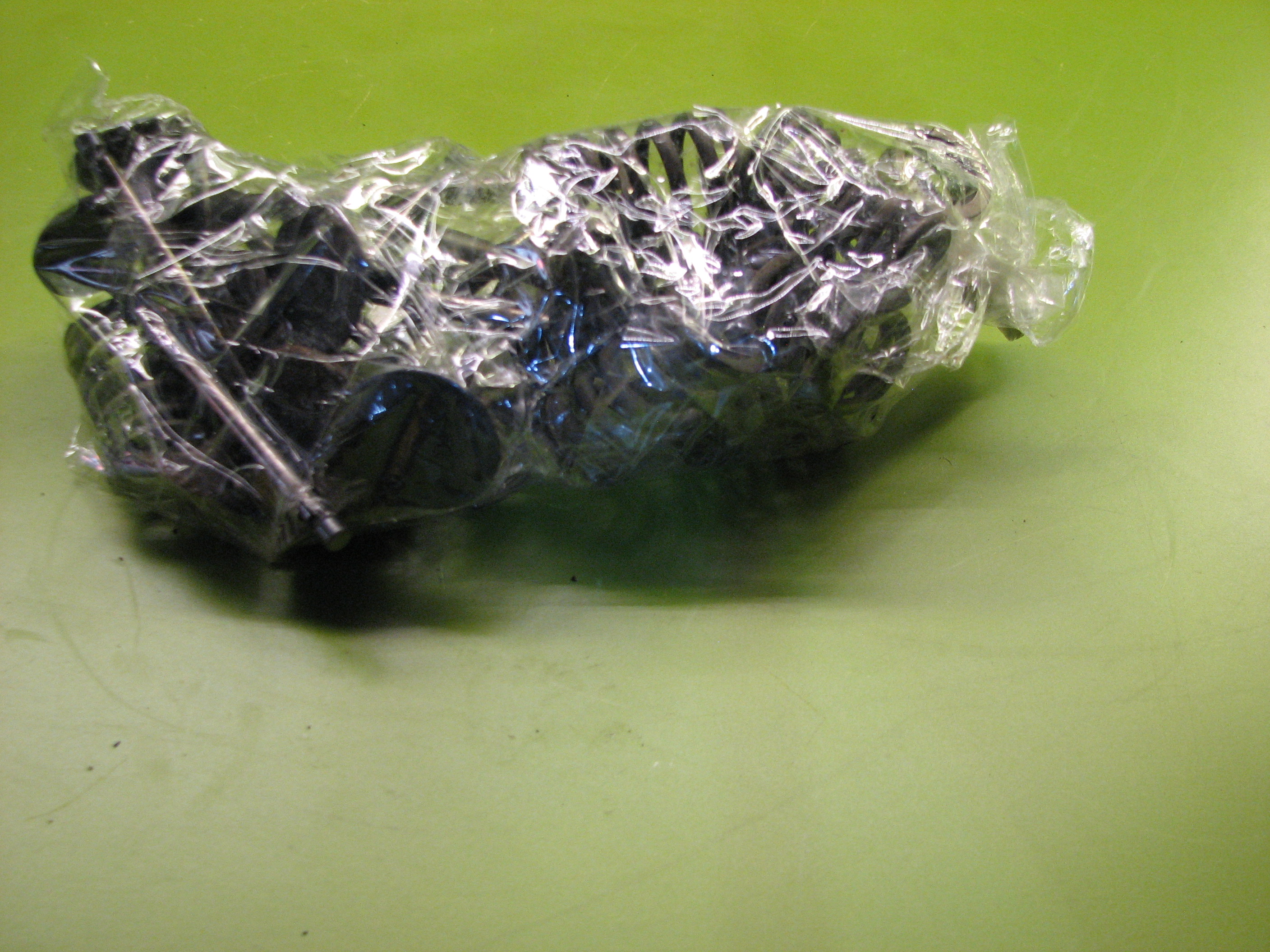 سوپاپ و فنر آزرا